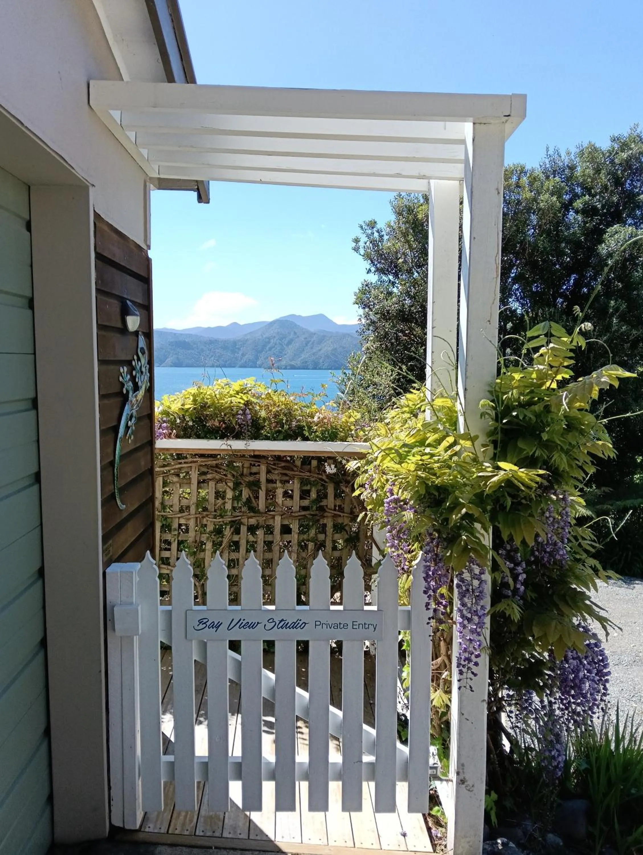 Facade/entrance in A Sea View B&B
