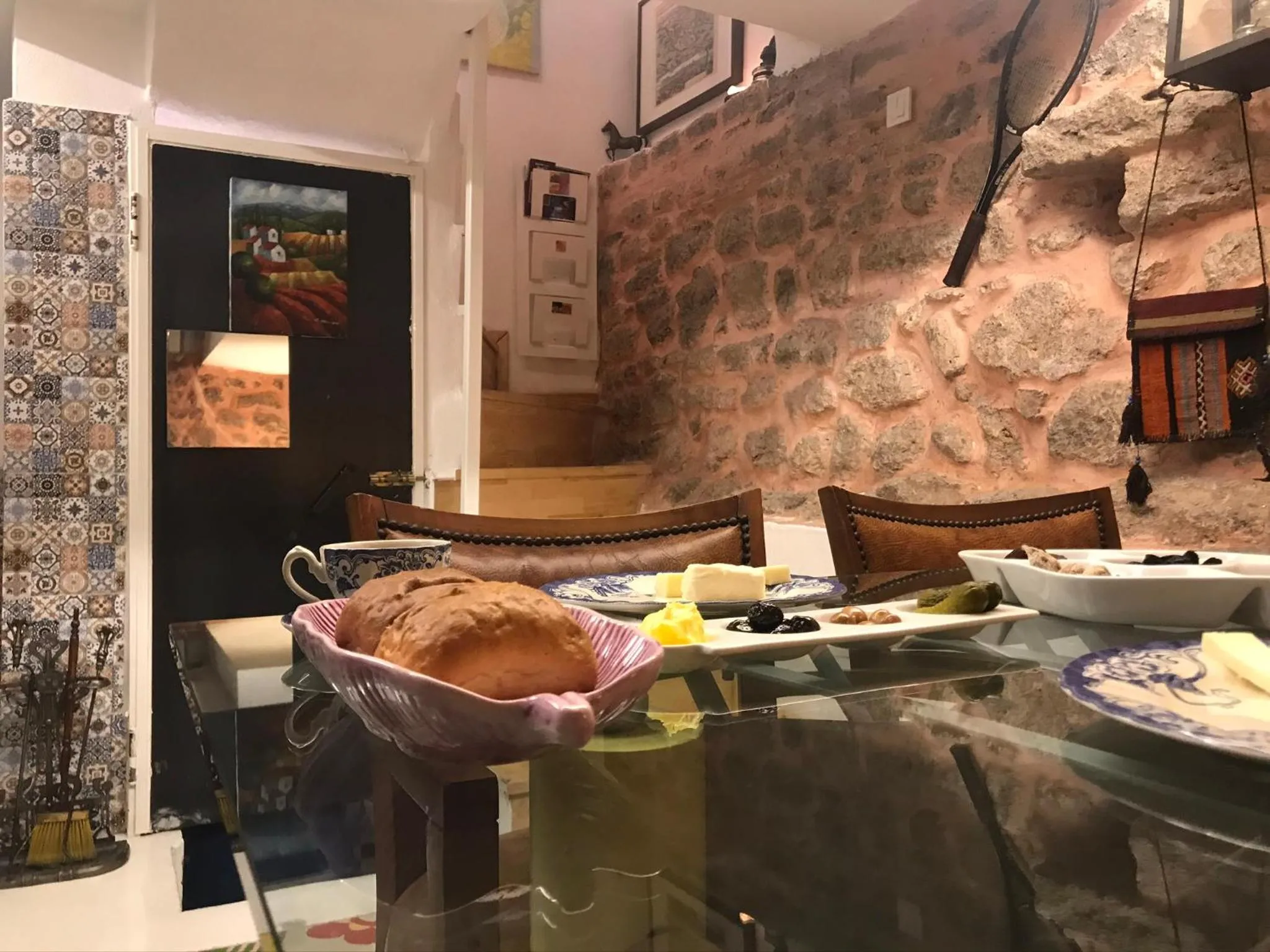 Restaurant/places to eat in No 1 House By Valence