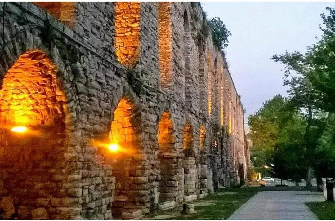 No 1 House By Valence