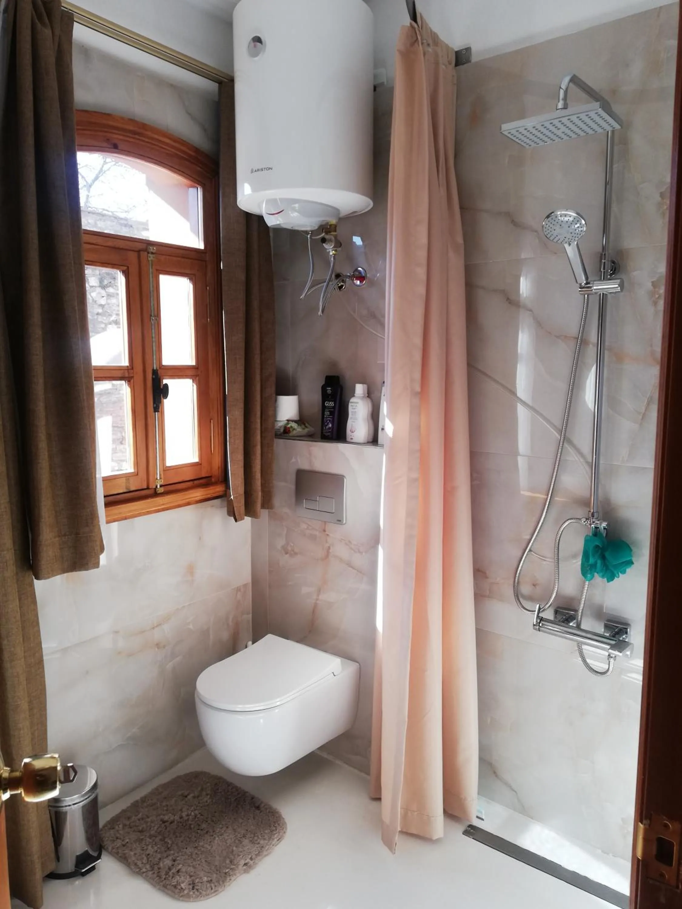 No 1 House By Valence