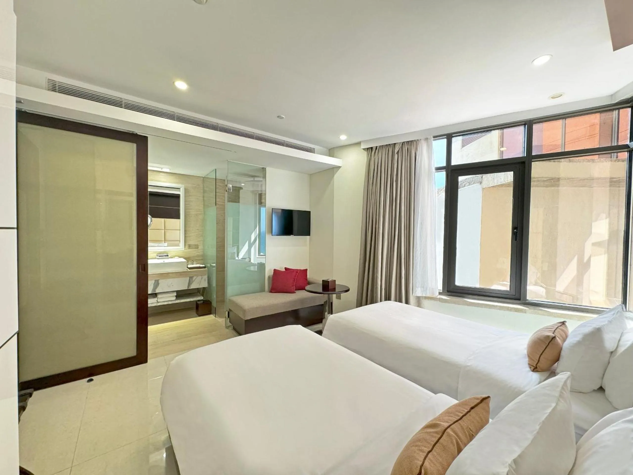 Bed in Holiday Beach Hotel Danang