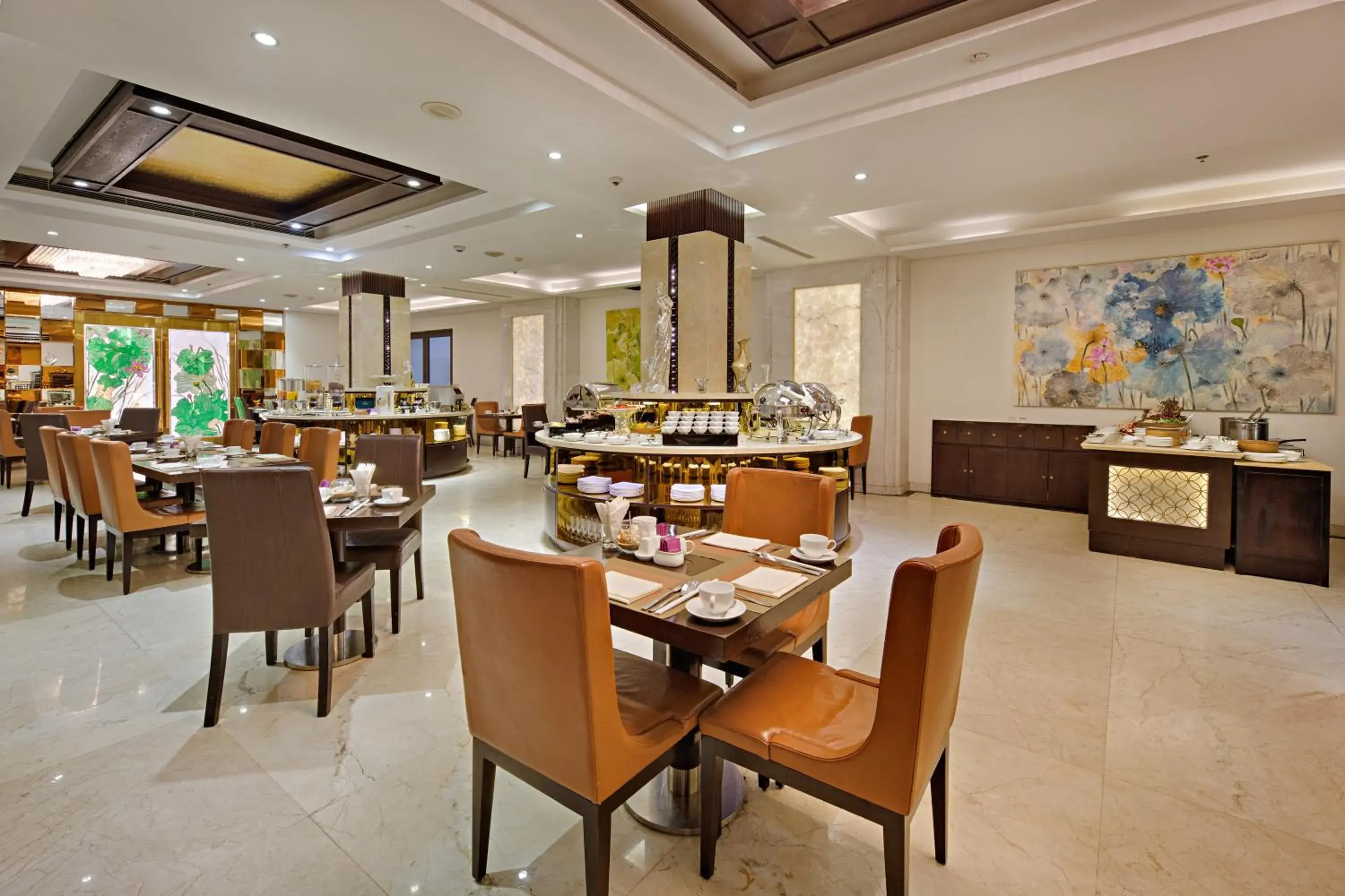 Restaurant/places to eat in Holiday Beach Hotel Danang Restaurant/places to eat in Holiday Beach Hotel Danang