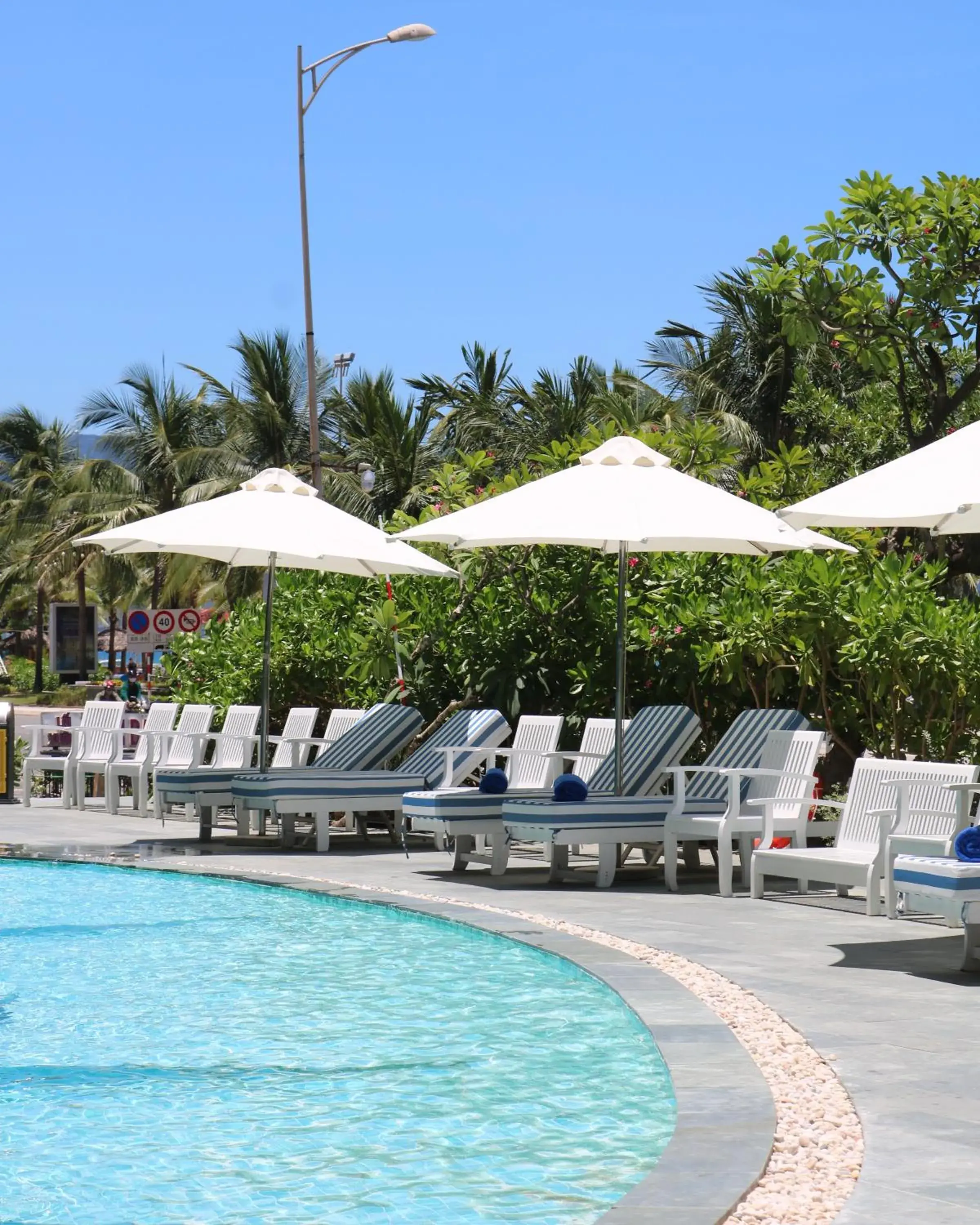 Swimming pool in Holiday Beach Hotel Danang Swimming pool in Holiday Beach Hotel Danang