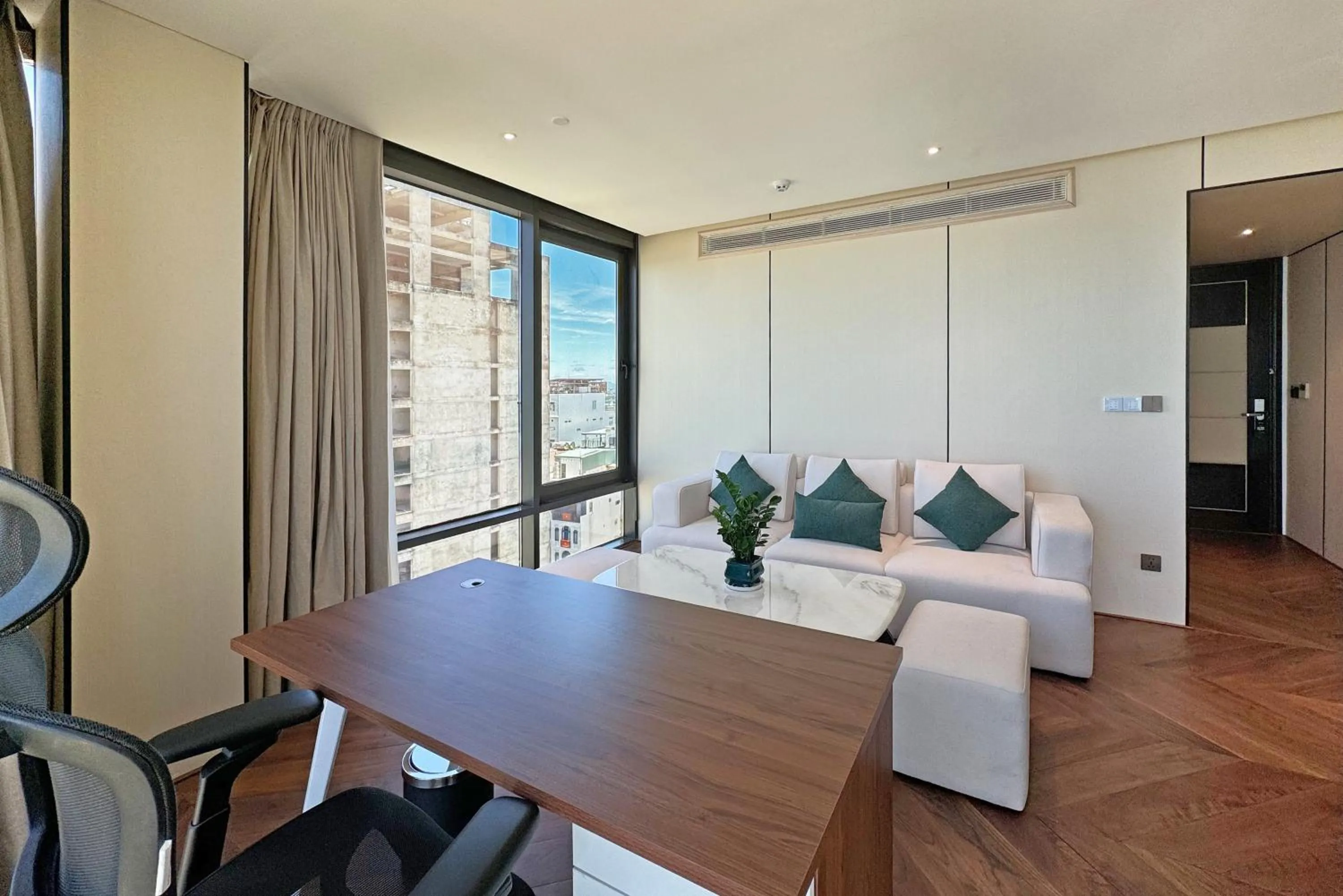 Seating area in Holiday Beach Hotel Danang