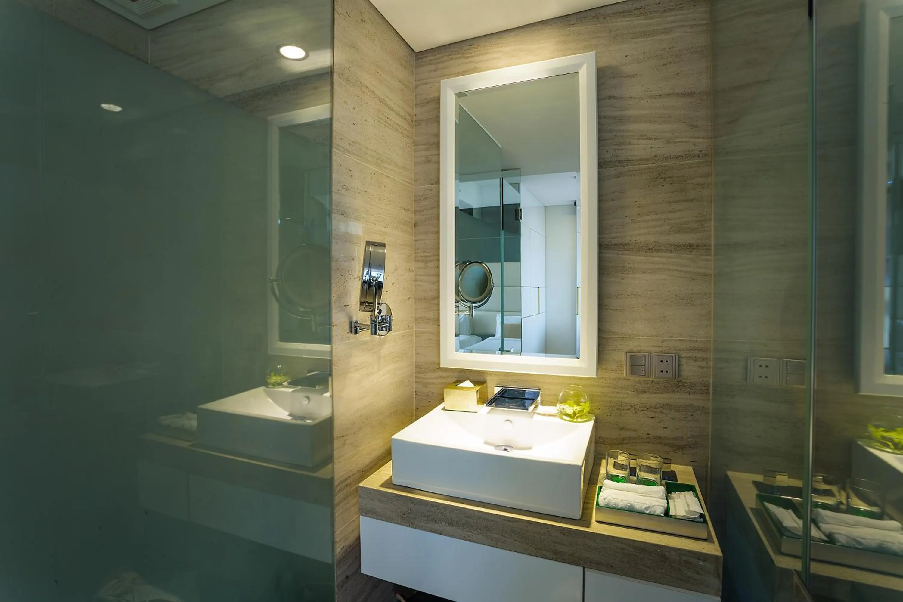 Bathroom, Bed in Holiday Beach Hotel Danang