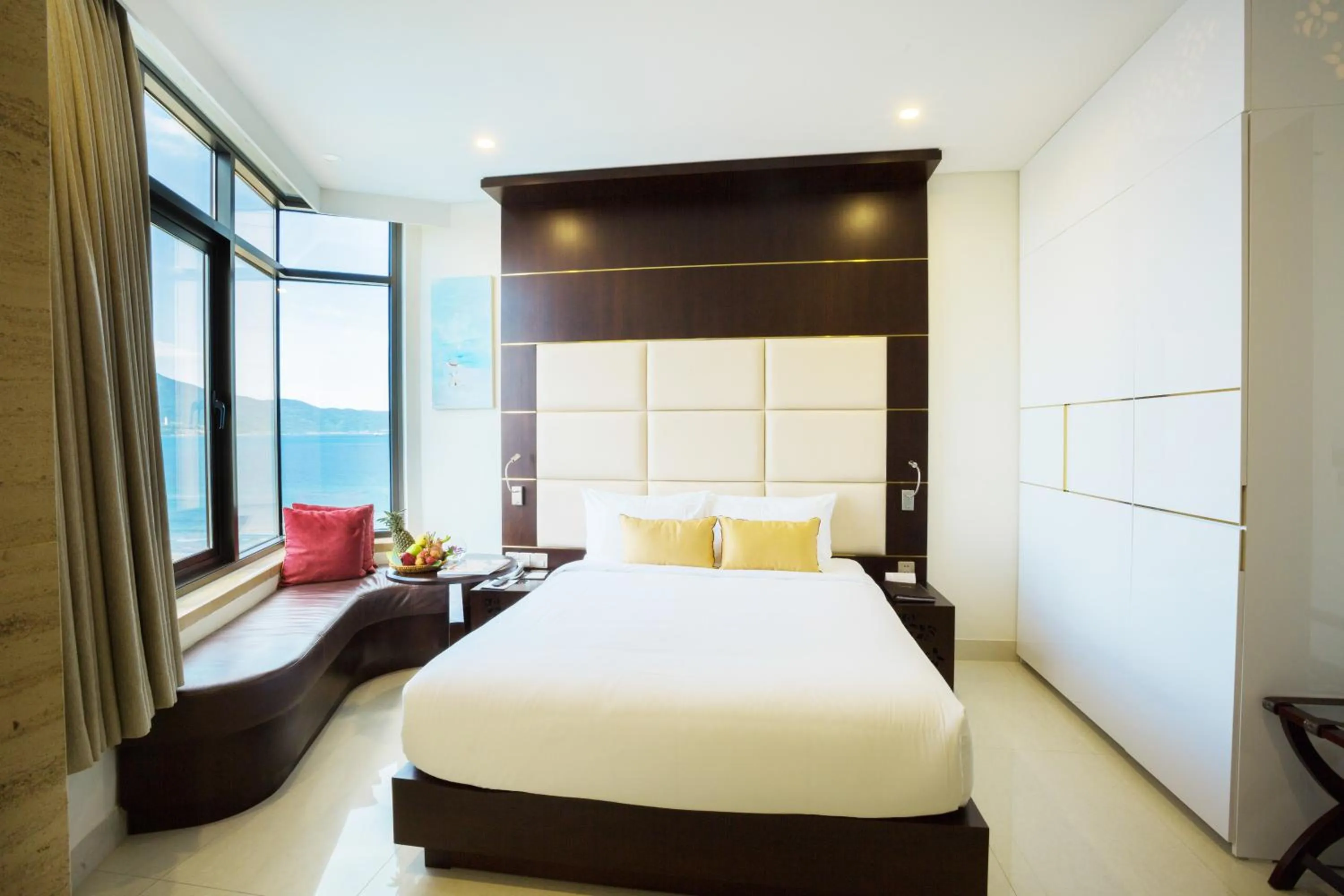 Bed in Holiday Beach Hotel Danang