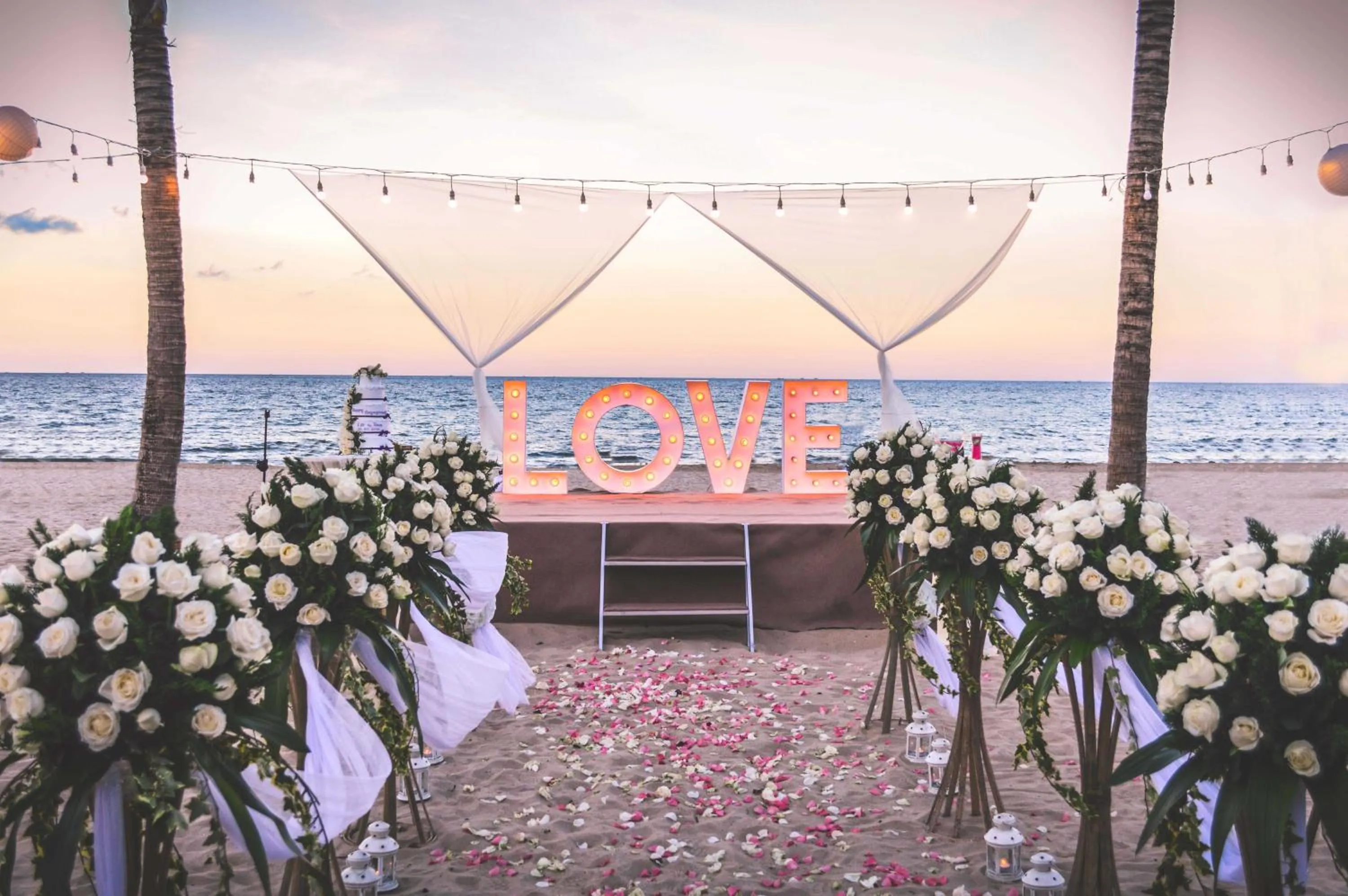 wedding in Holiday Beach Hotel Danang