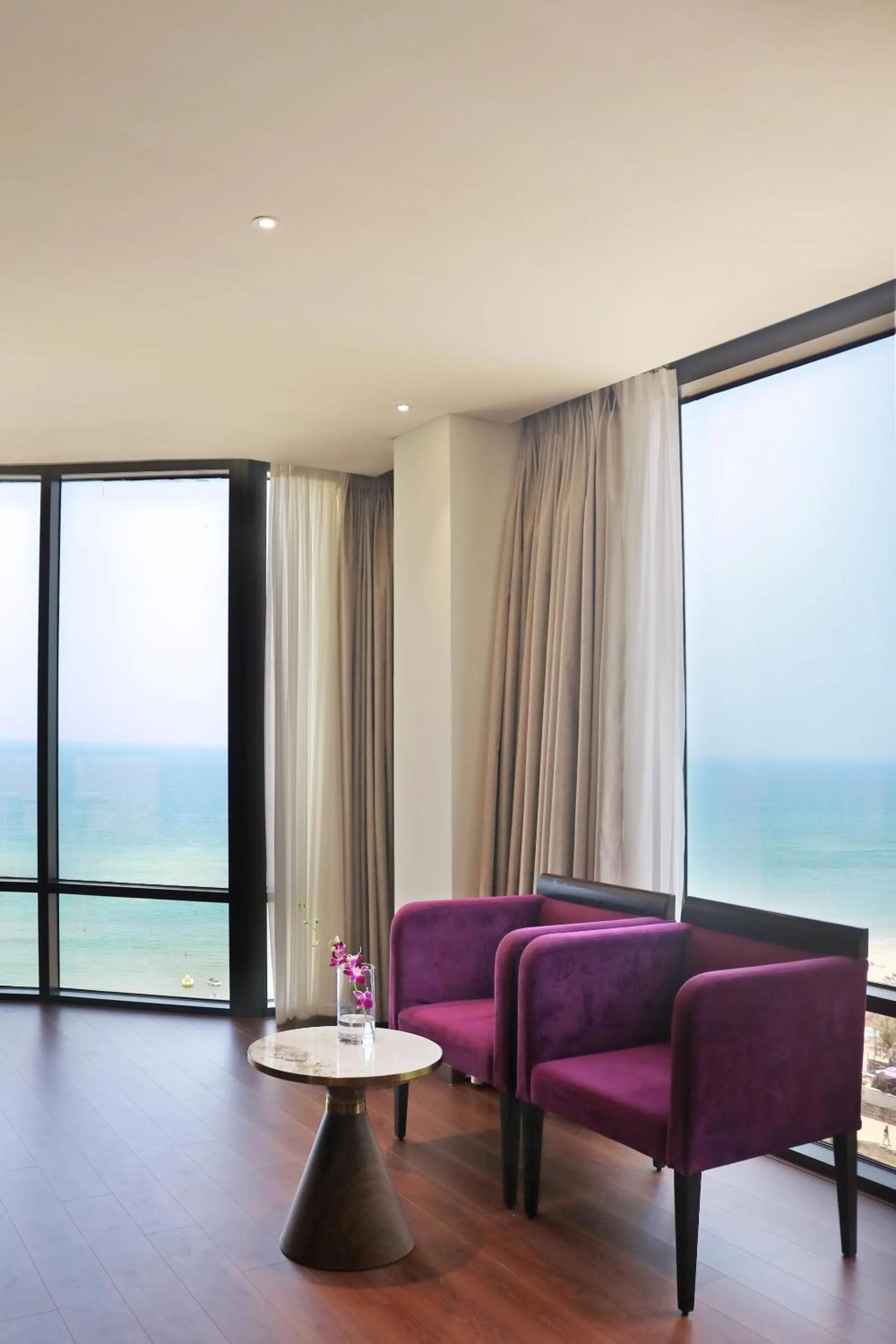 Seating area in Holiday Beach Hotel Danang