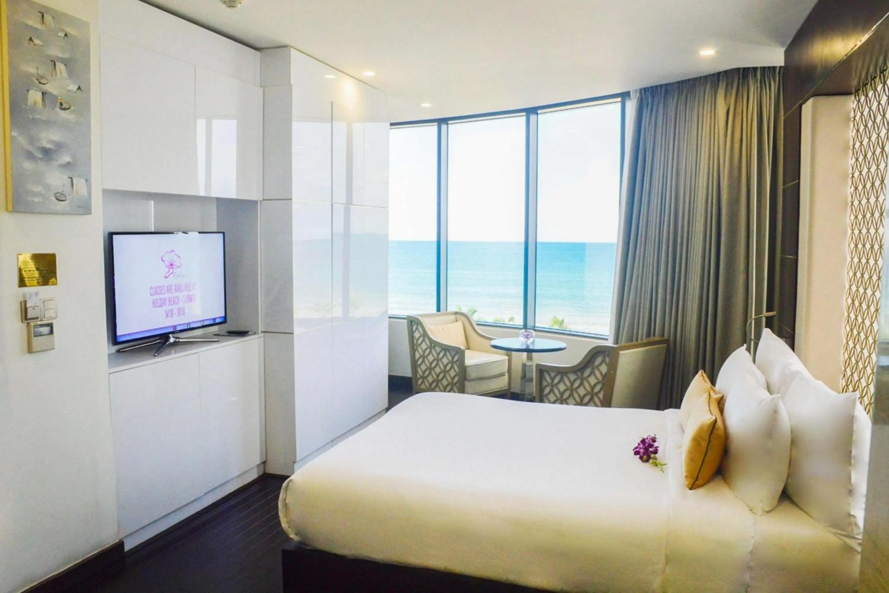 Bedroom, Bed in Holiday Beach Hotel Danang