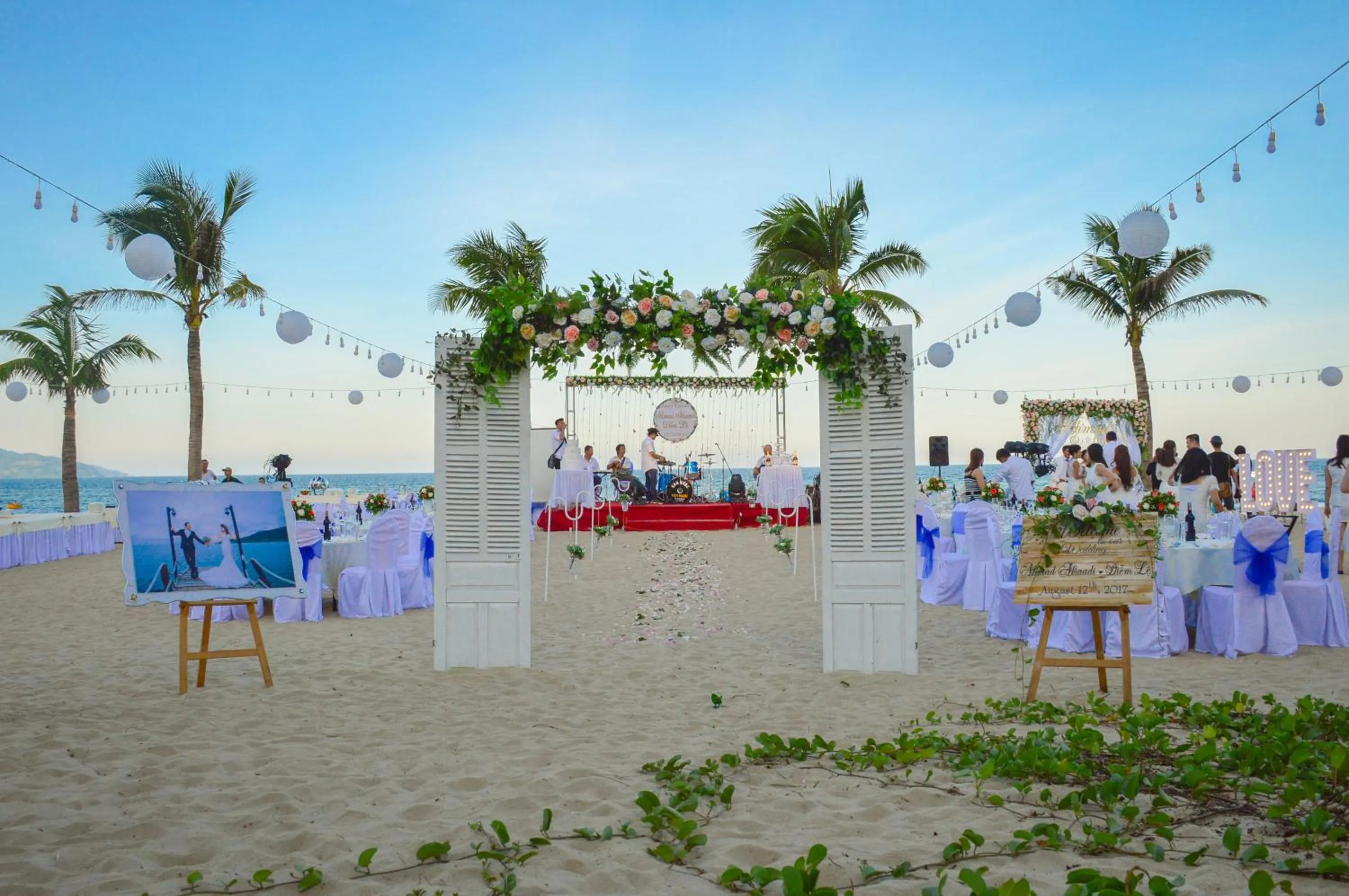 wedding in Holiday Beach Hotel Danang