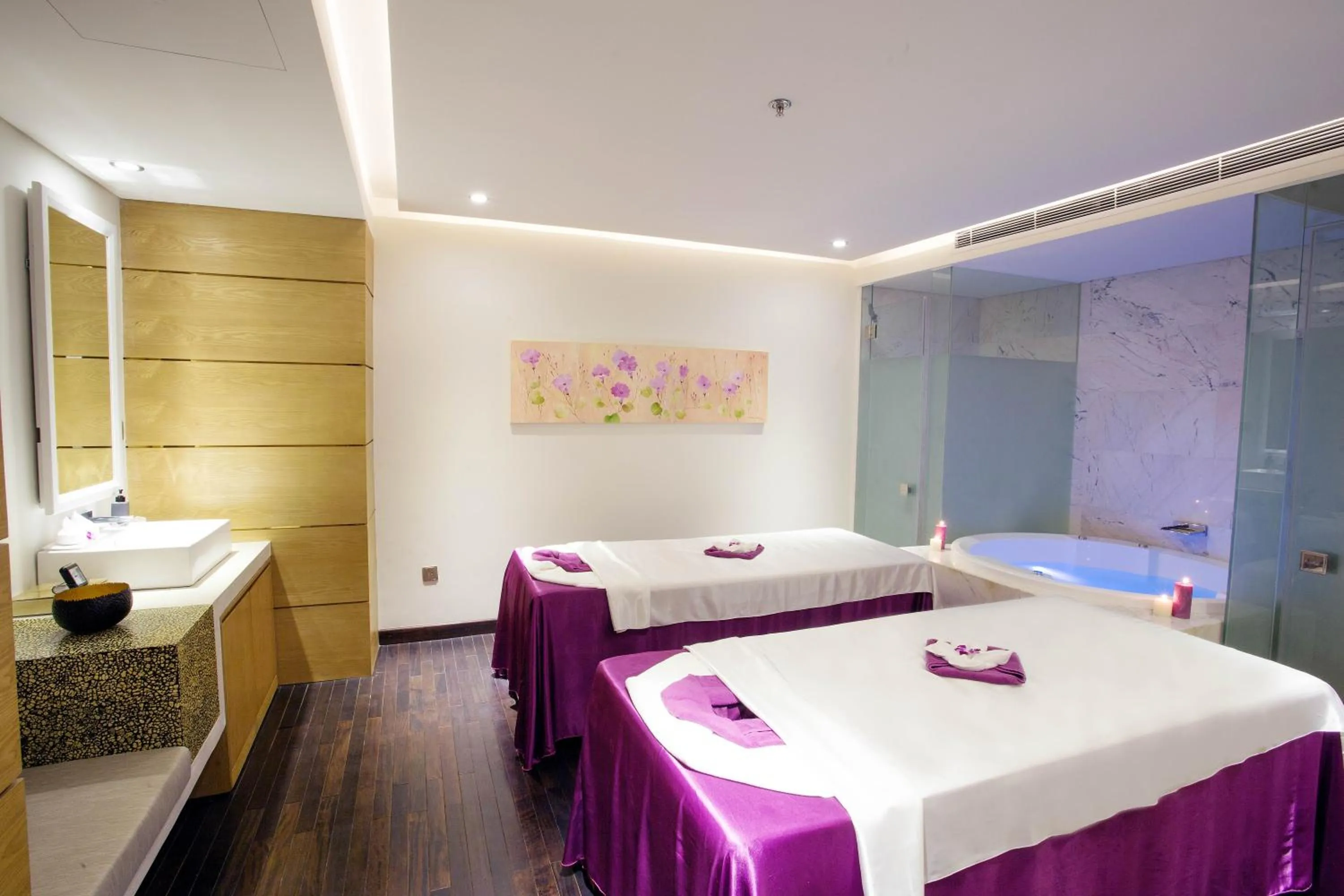 Massage, Bed in Holiday Beach Hotel Danang
