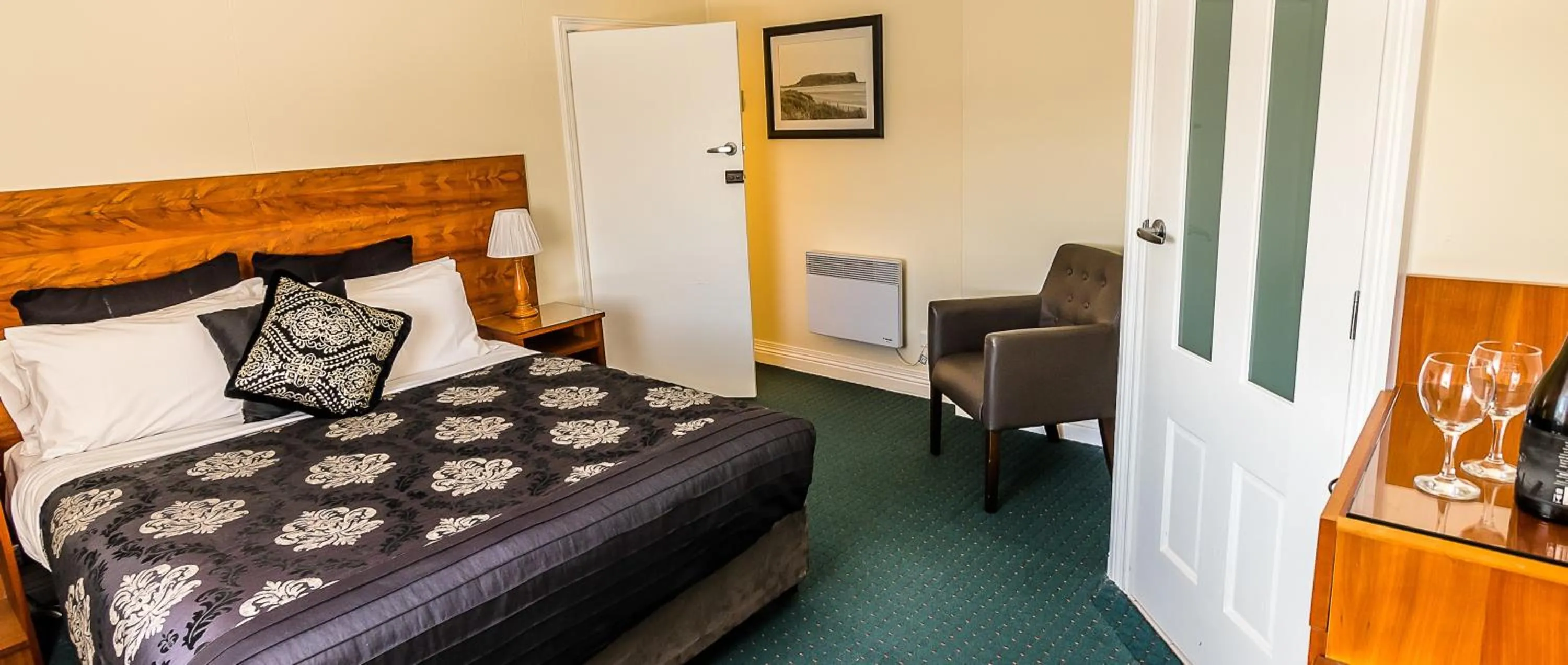 Photo of the whole room, Bed in Stanley Hotel