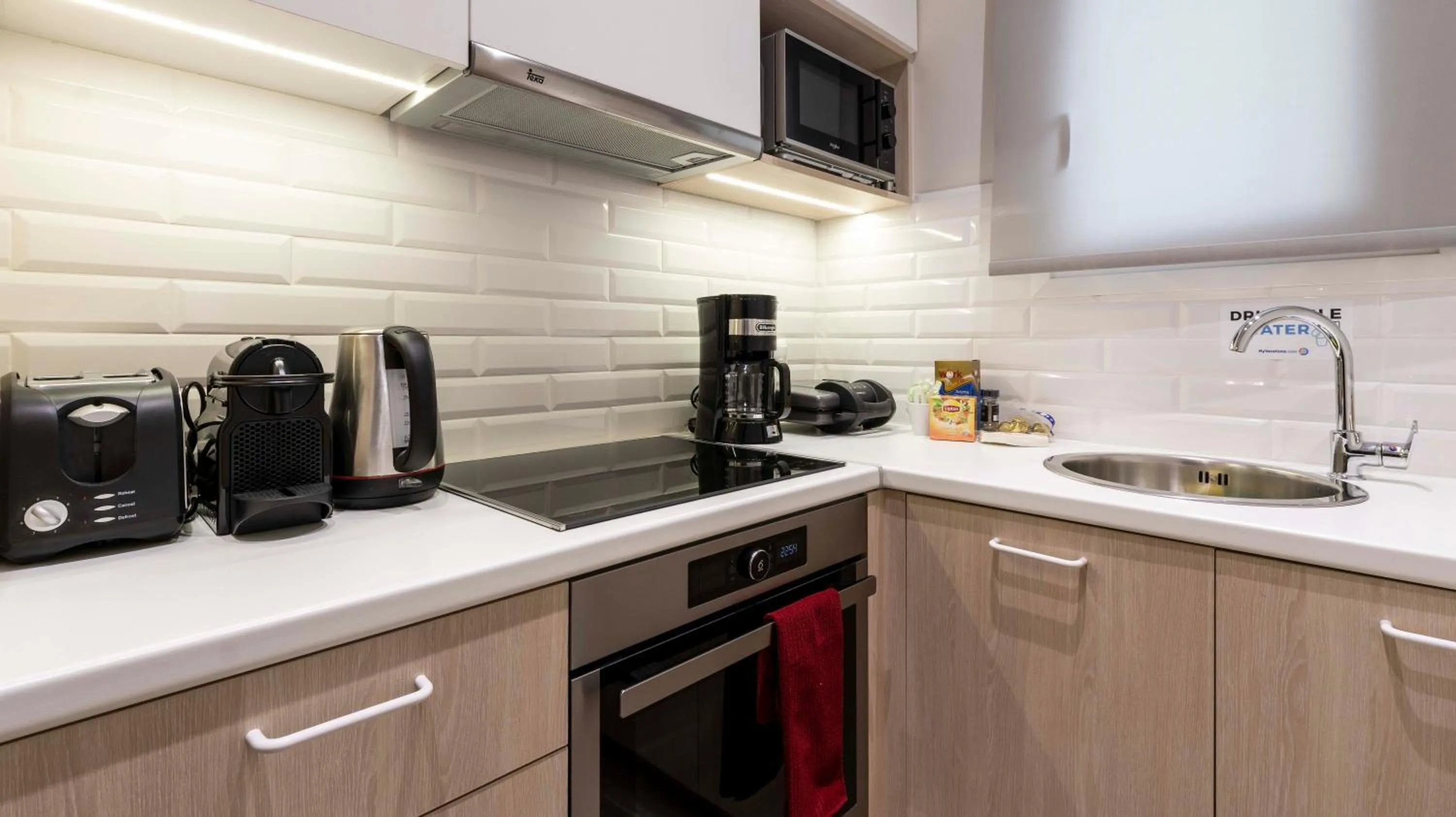 Kitchen or kitchenette in “Champions” Apartment in N. Kosmos neighbourhood