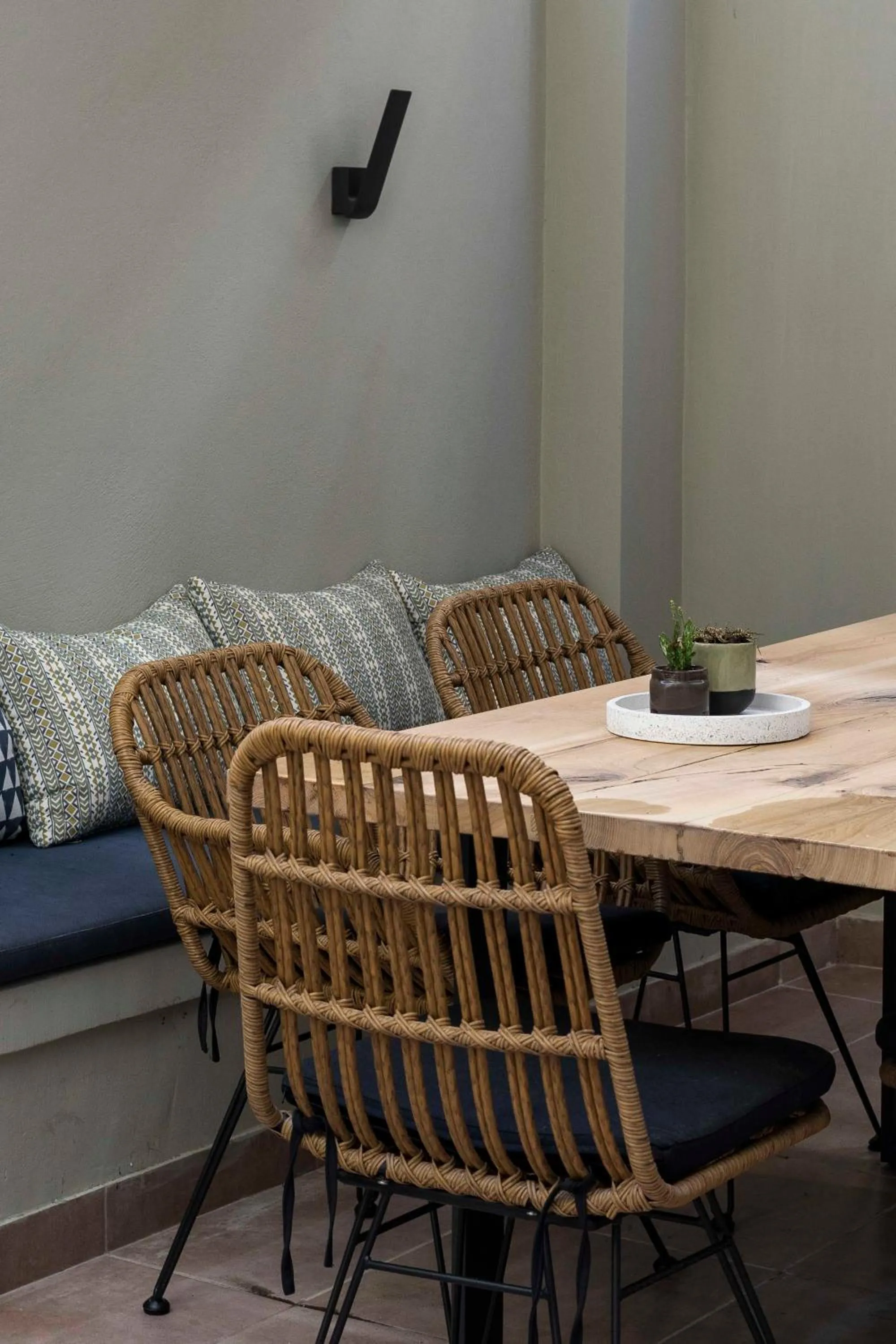 Seating area in “Champions” Apartment in N. Kosmos neighbourhood