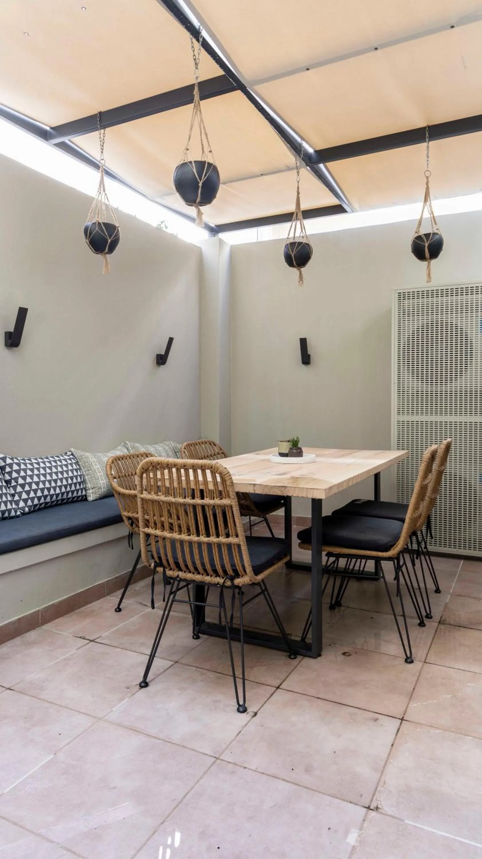 Patio in “Champions” Apartment in N. Kosmos neighbourhood