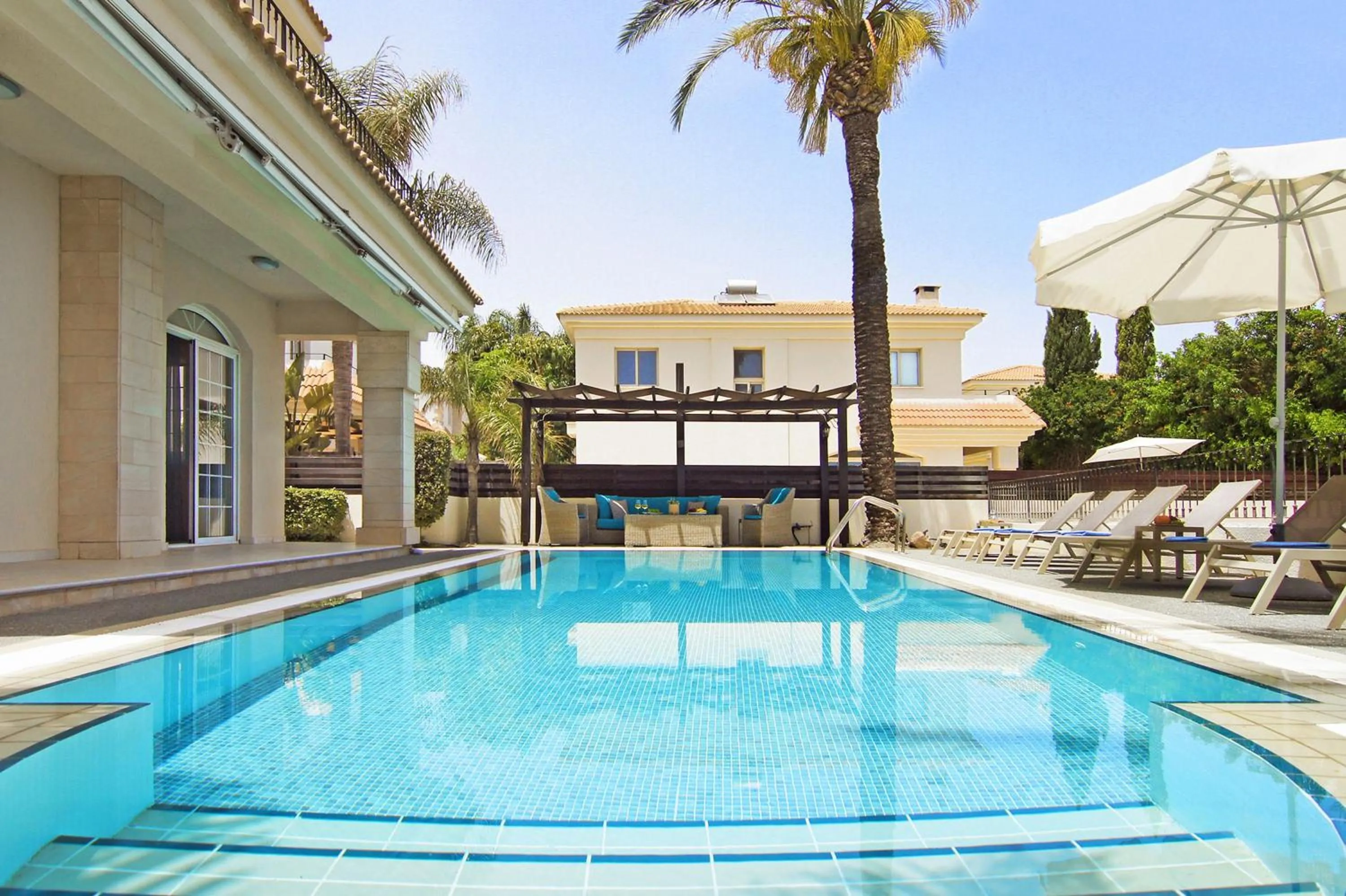 Villa Oceania - Beachfront