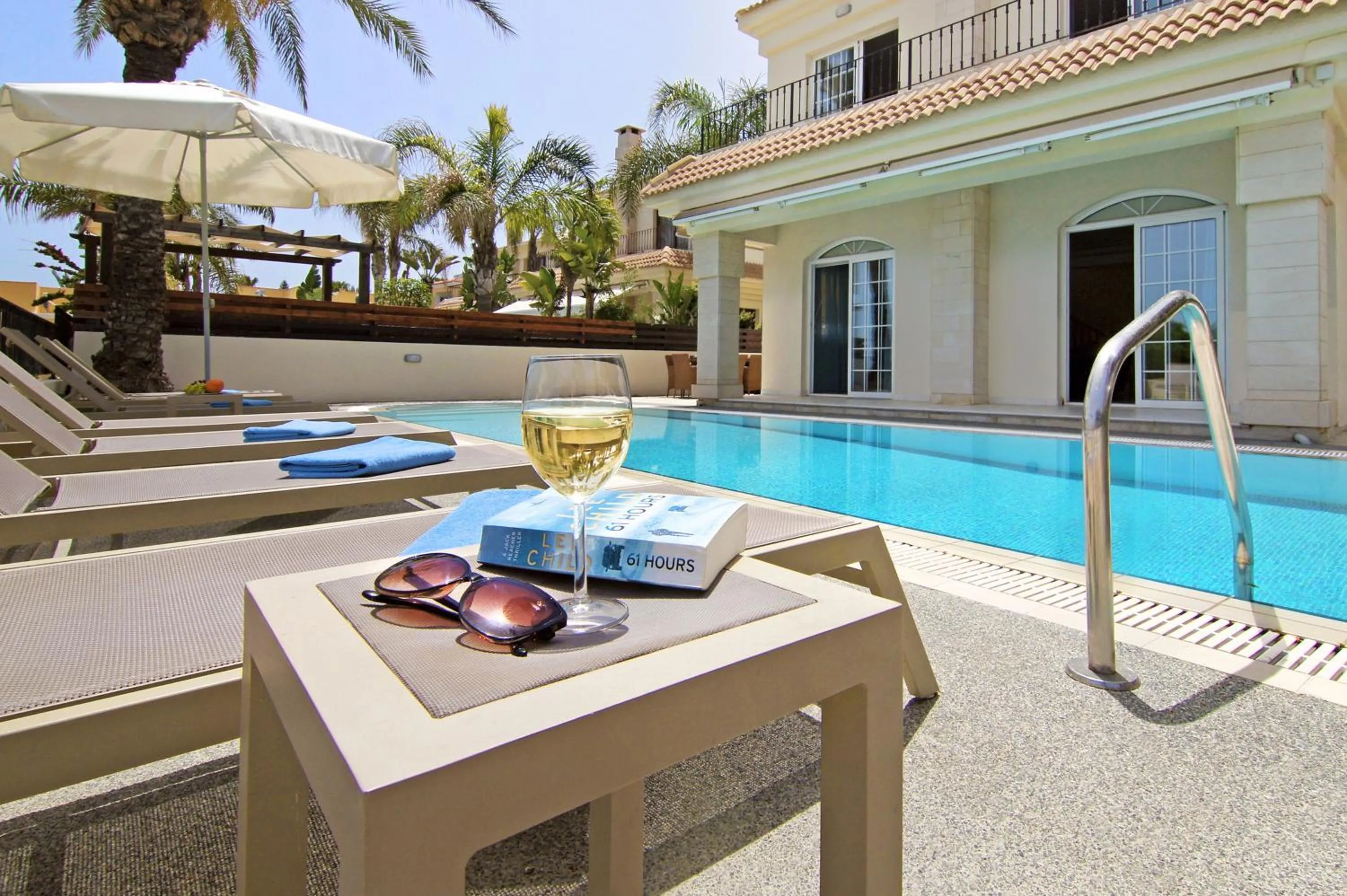 Villa Oceania - Beachfront