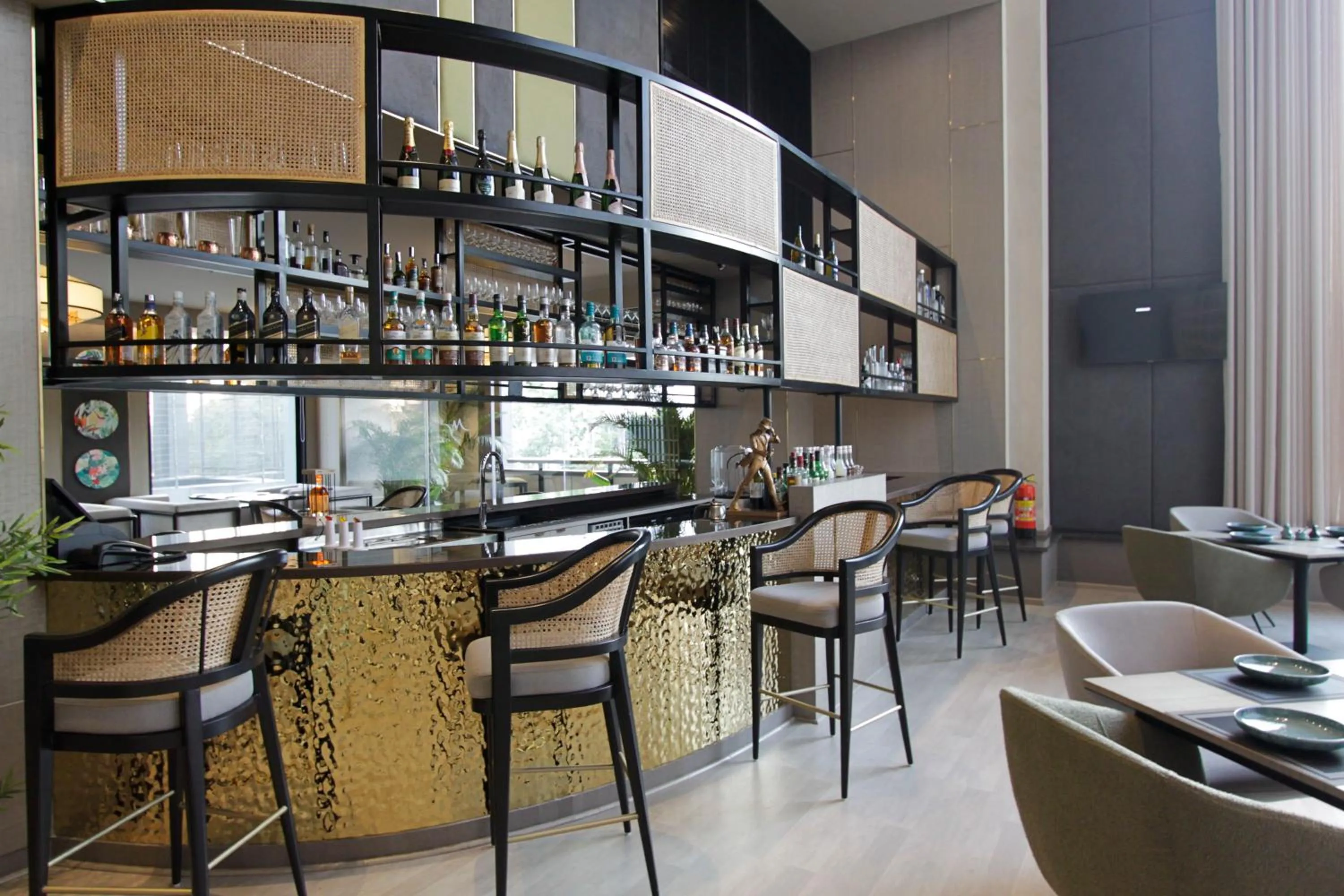 Restaurant/places to eat in Mercure Chandigarh Tribune Chowk