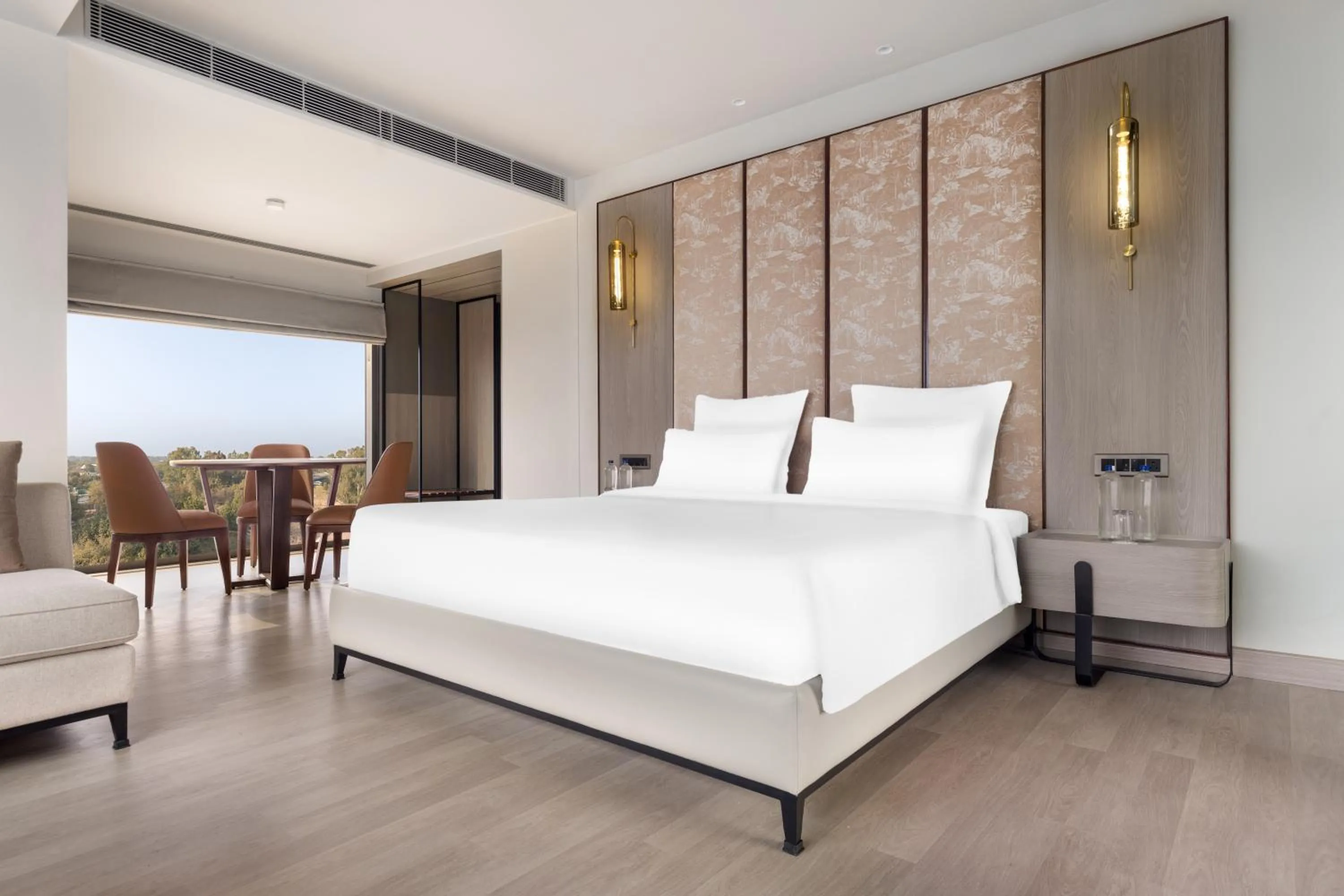 Bed in Mercure Chandigarh Tribune Chowk