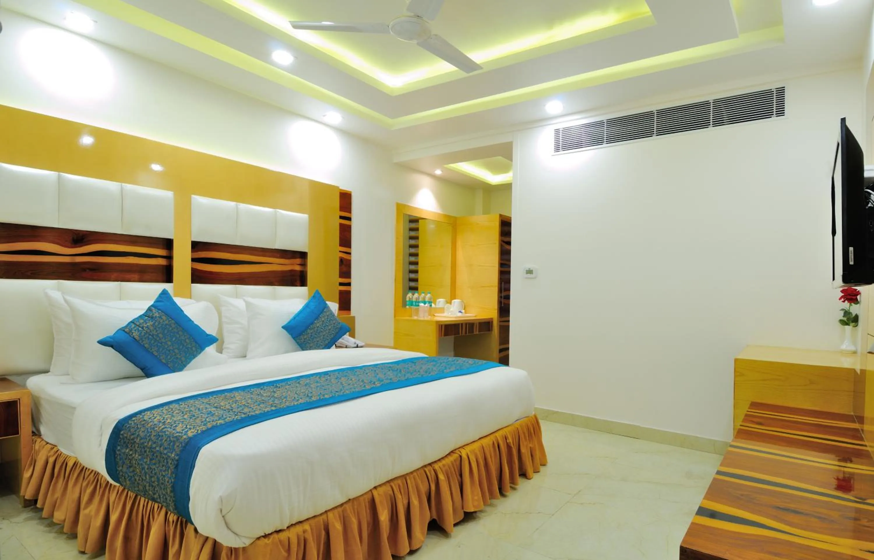 Bedroom, Bed in The Gold Inn - Paharganj