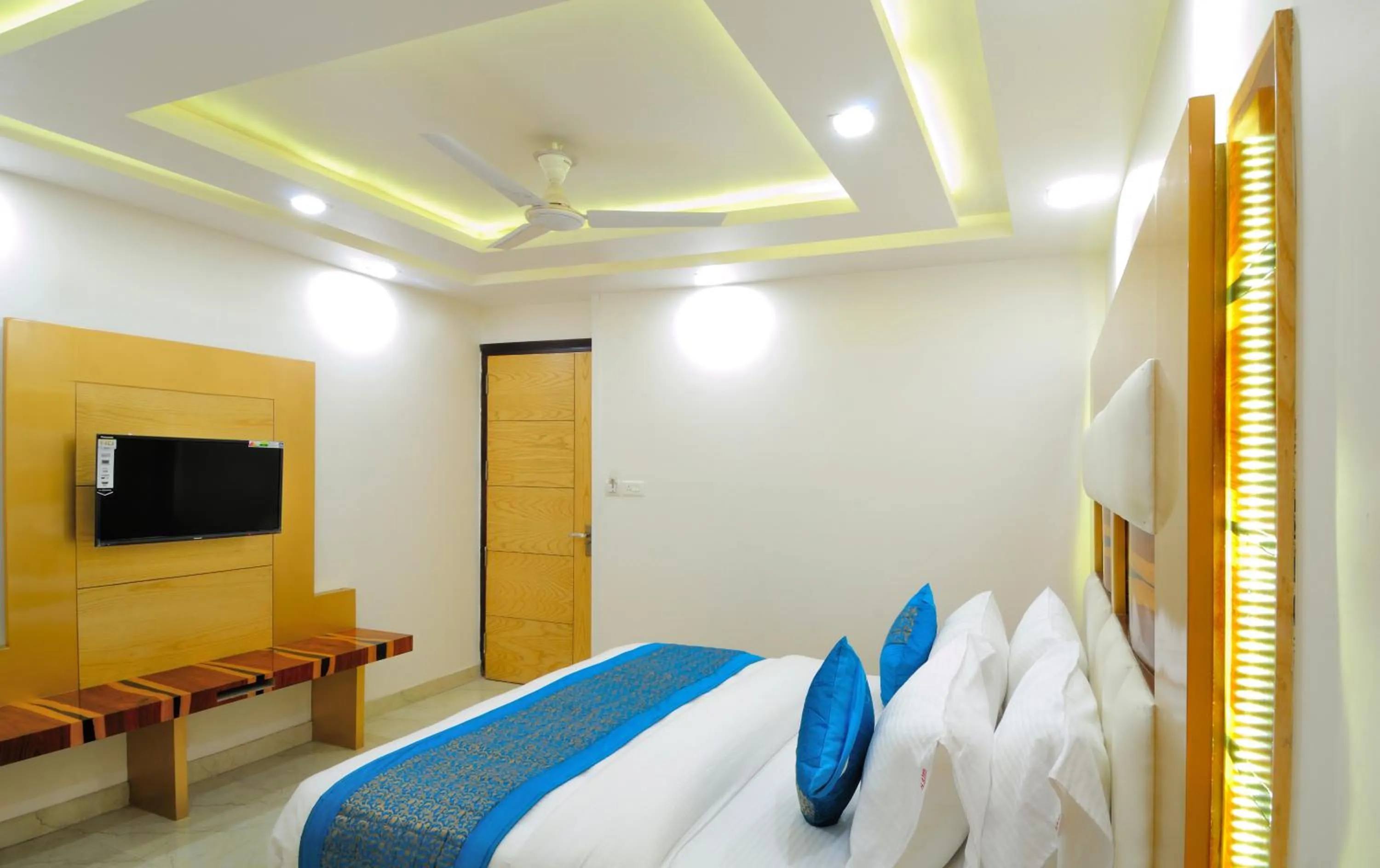 Bedroom, Bed in The Gold Inn - Paharganj