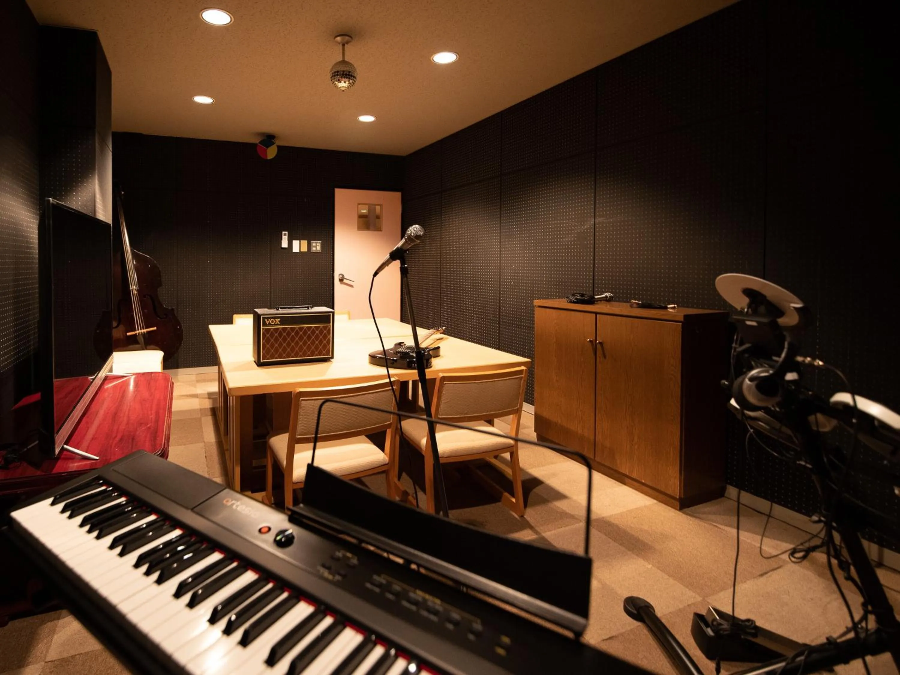 Area and facilities in HOTEL SHIRAHAMAKAN