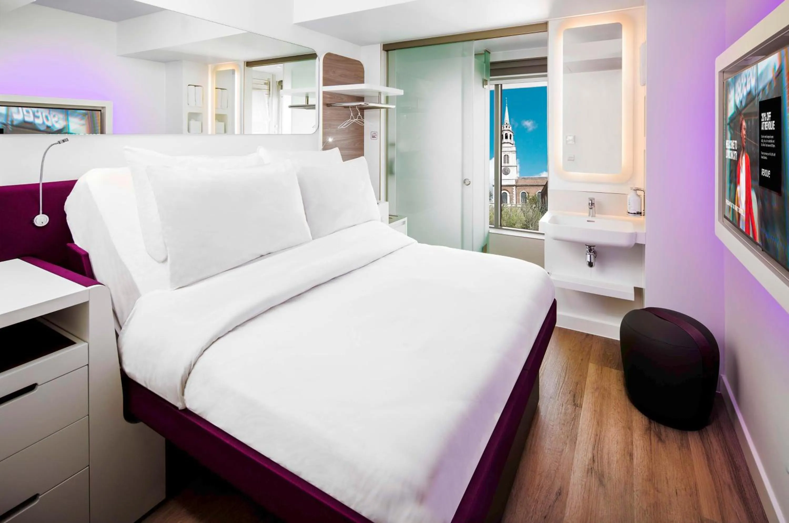Bedroom, Bed in YOTEL London City