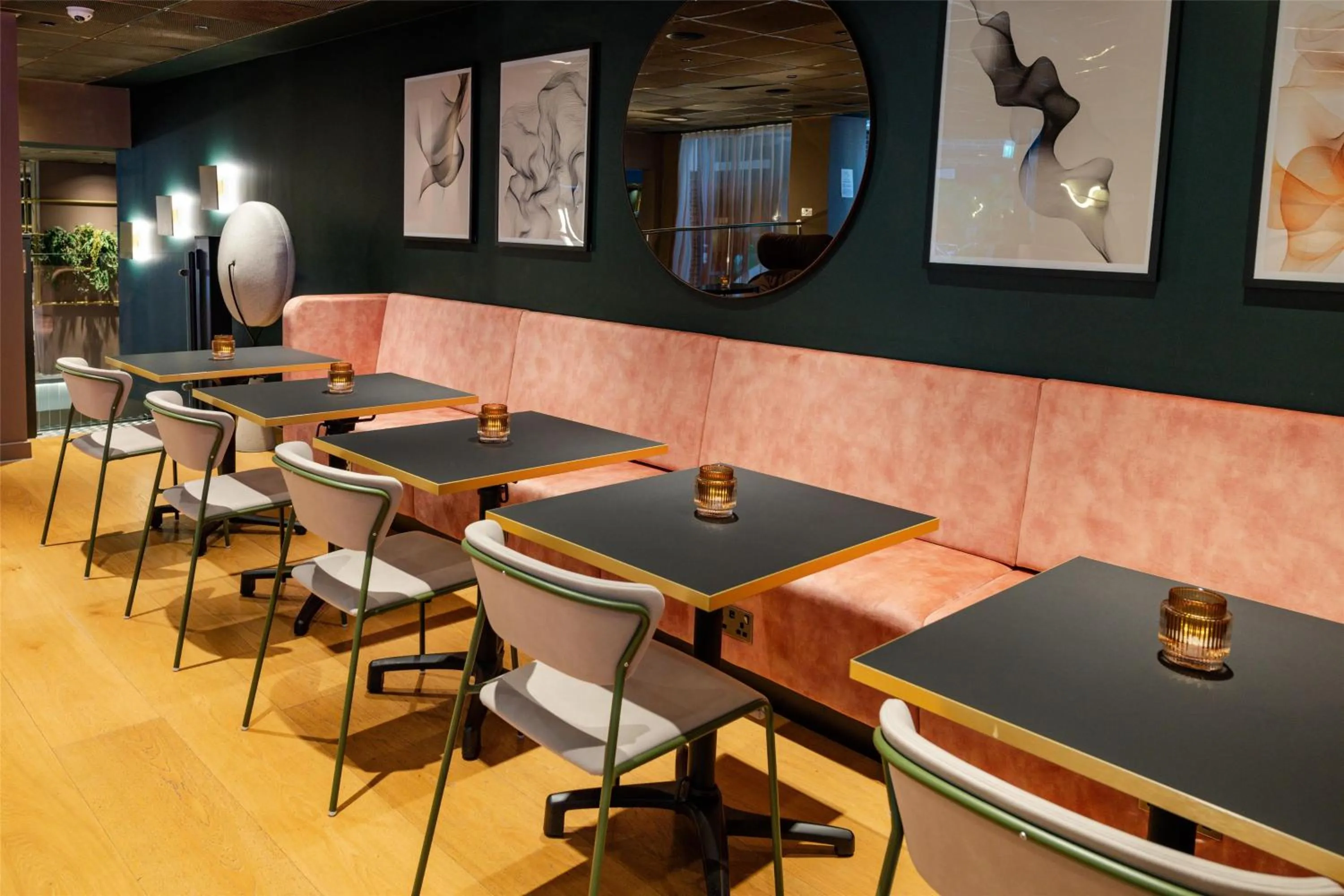 Lounge or bar in YOTEL London City