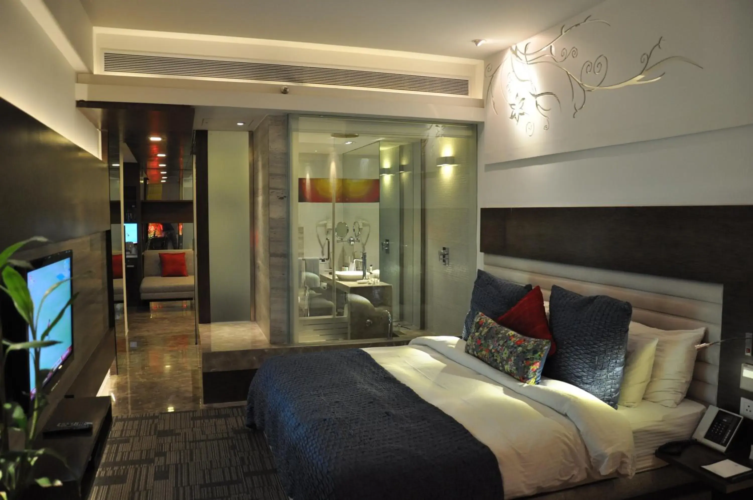 Photo of the whole room, Bed in Maya Hotel Photo of the whole room, Bed in Maya Hotel