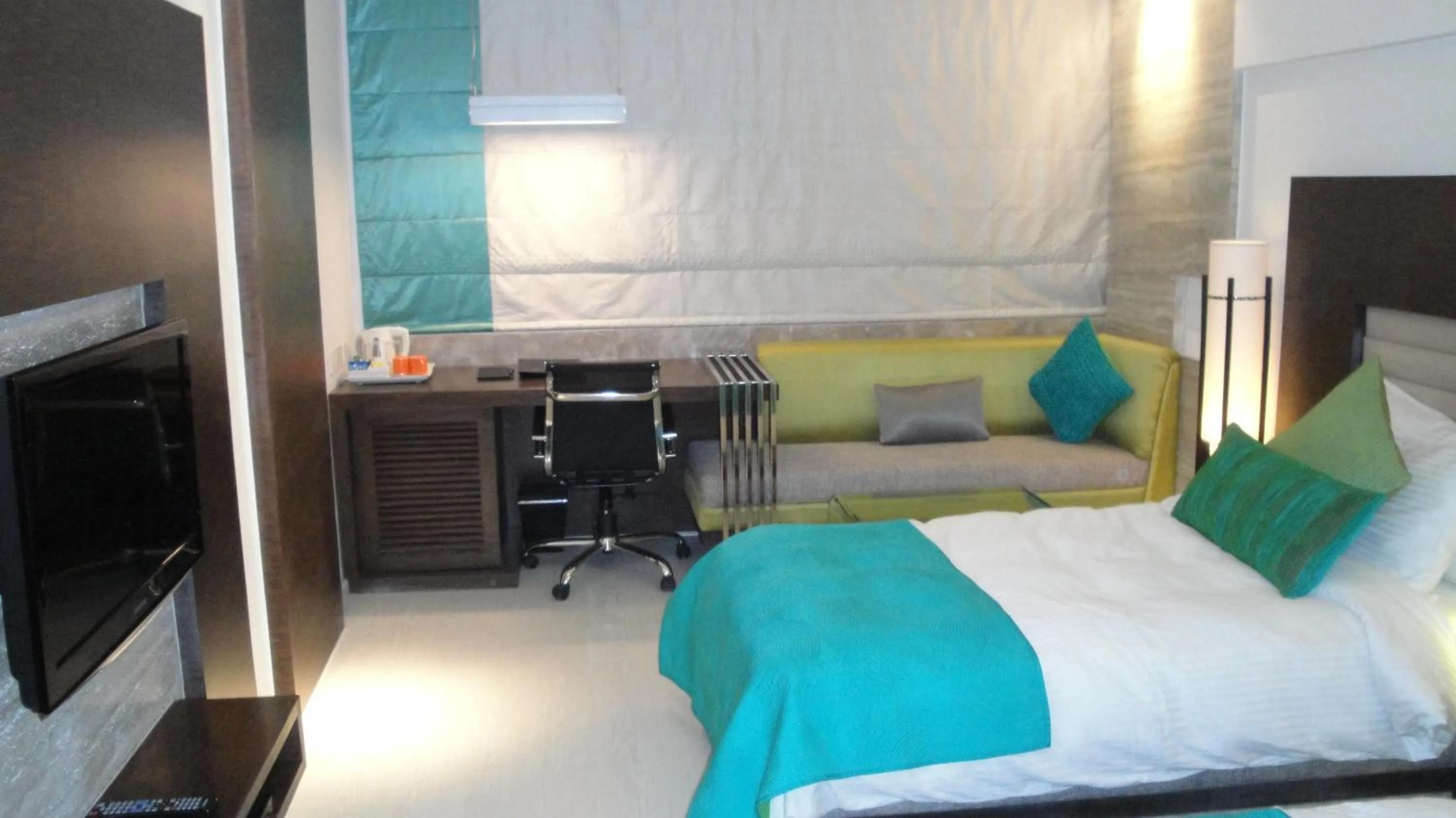 TV and multimedia, Bed in Maya Hotel