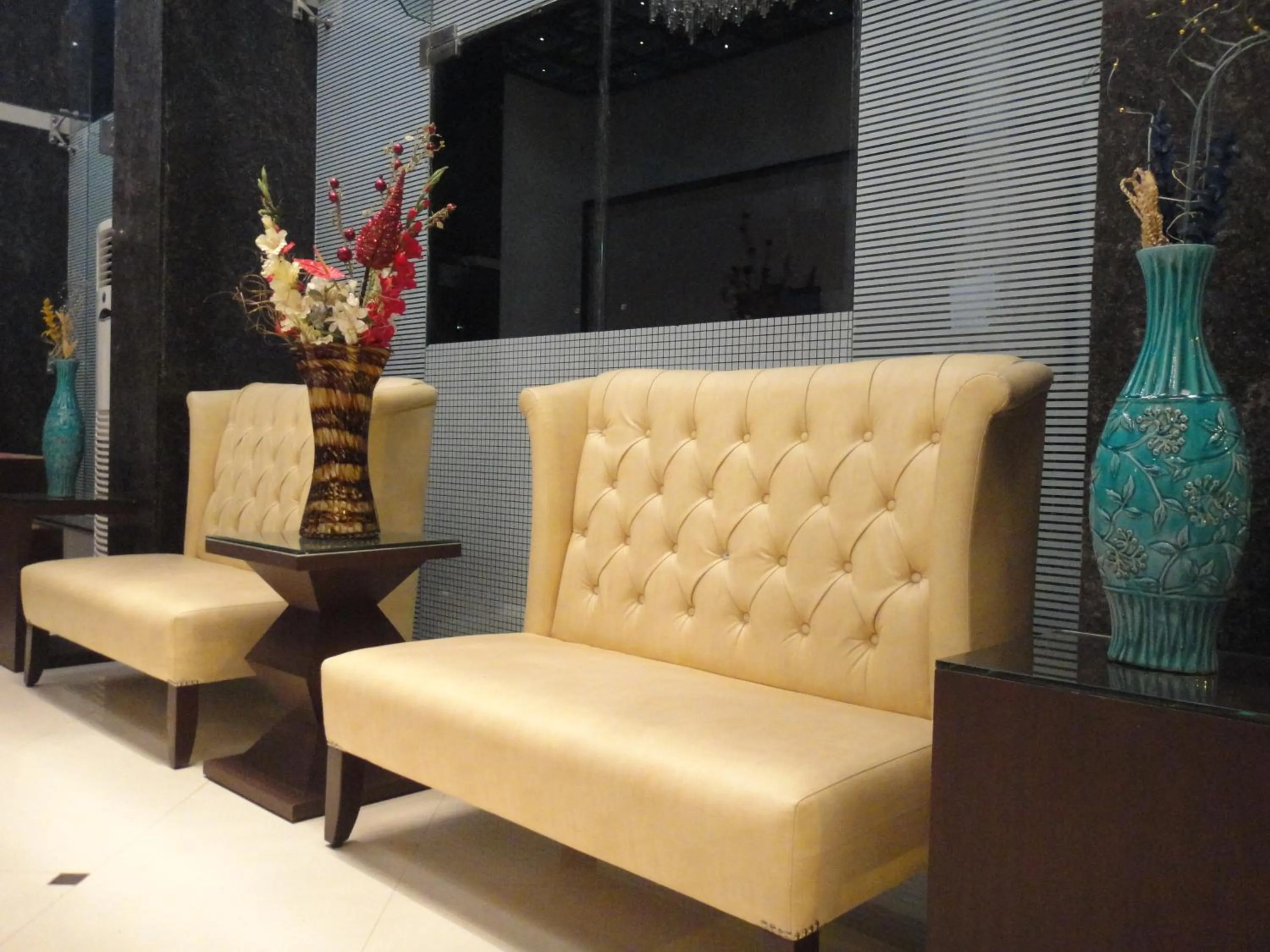 Lobby or reception in Hotel Orbit