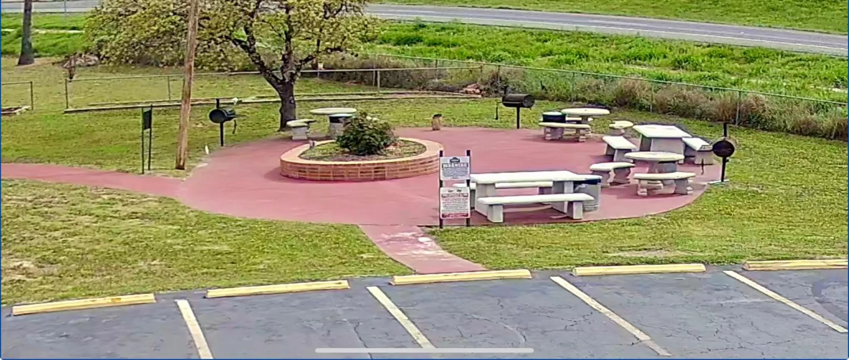BBQ facilities in THE COUNTRY CORNER INN