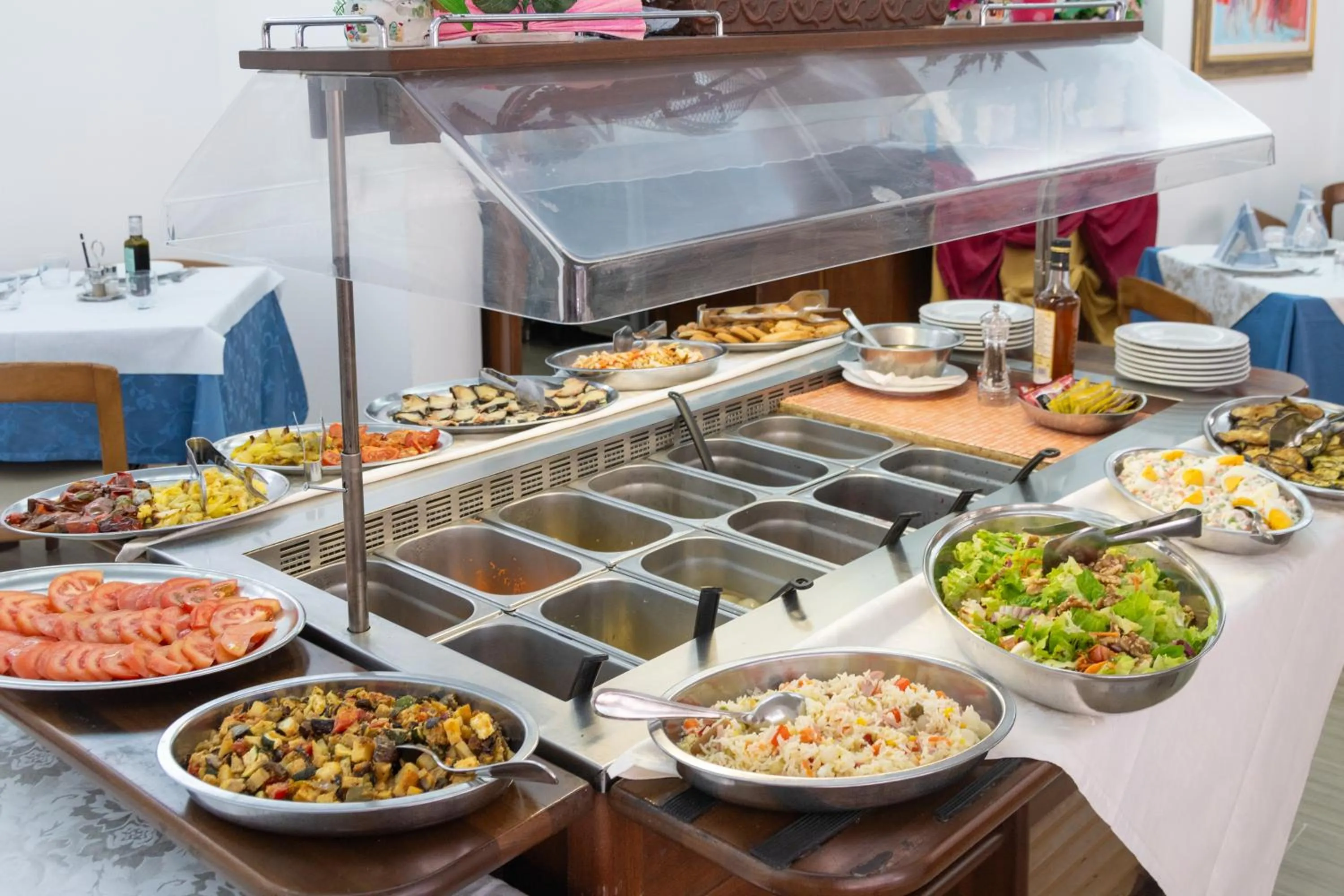 Restaurant/places to eat in Hotel Galf