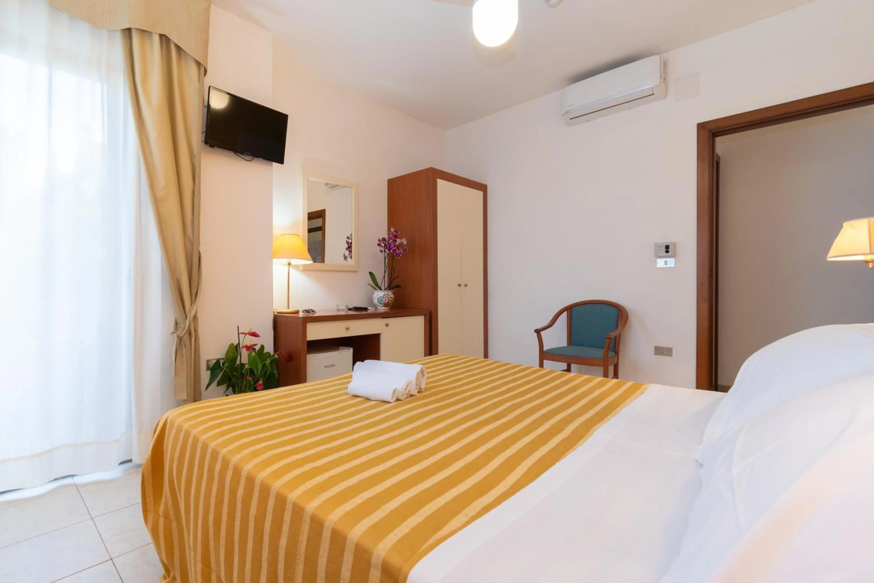 Photo of the whole room in Hotel Galf