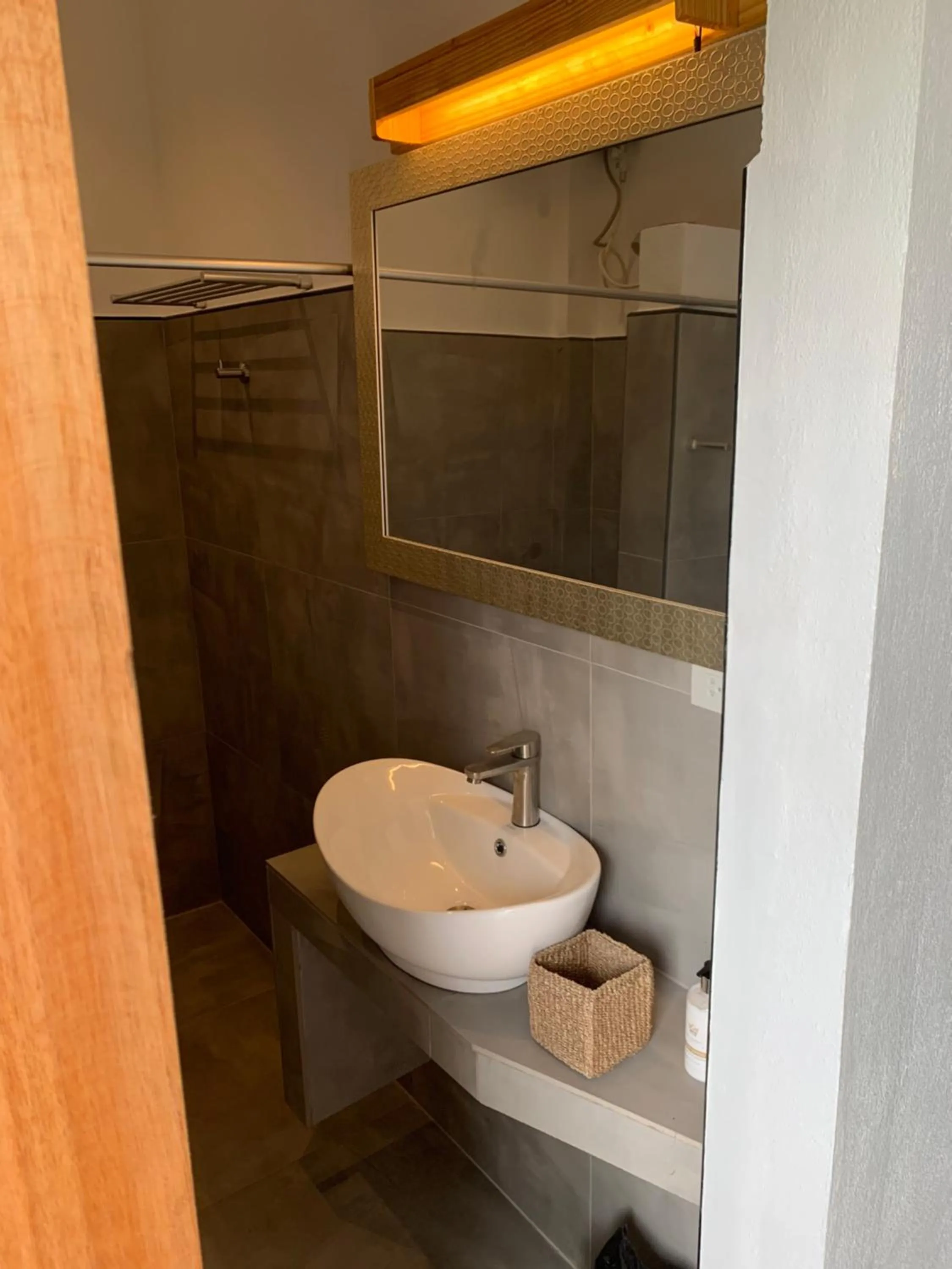 Bathroom in Crown Malapascua