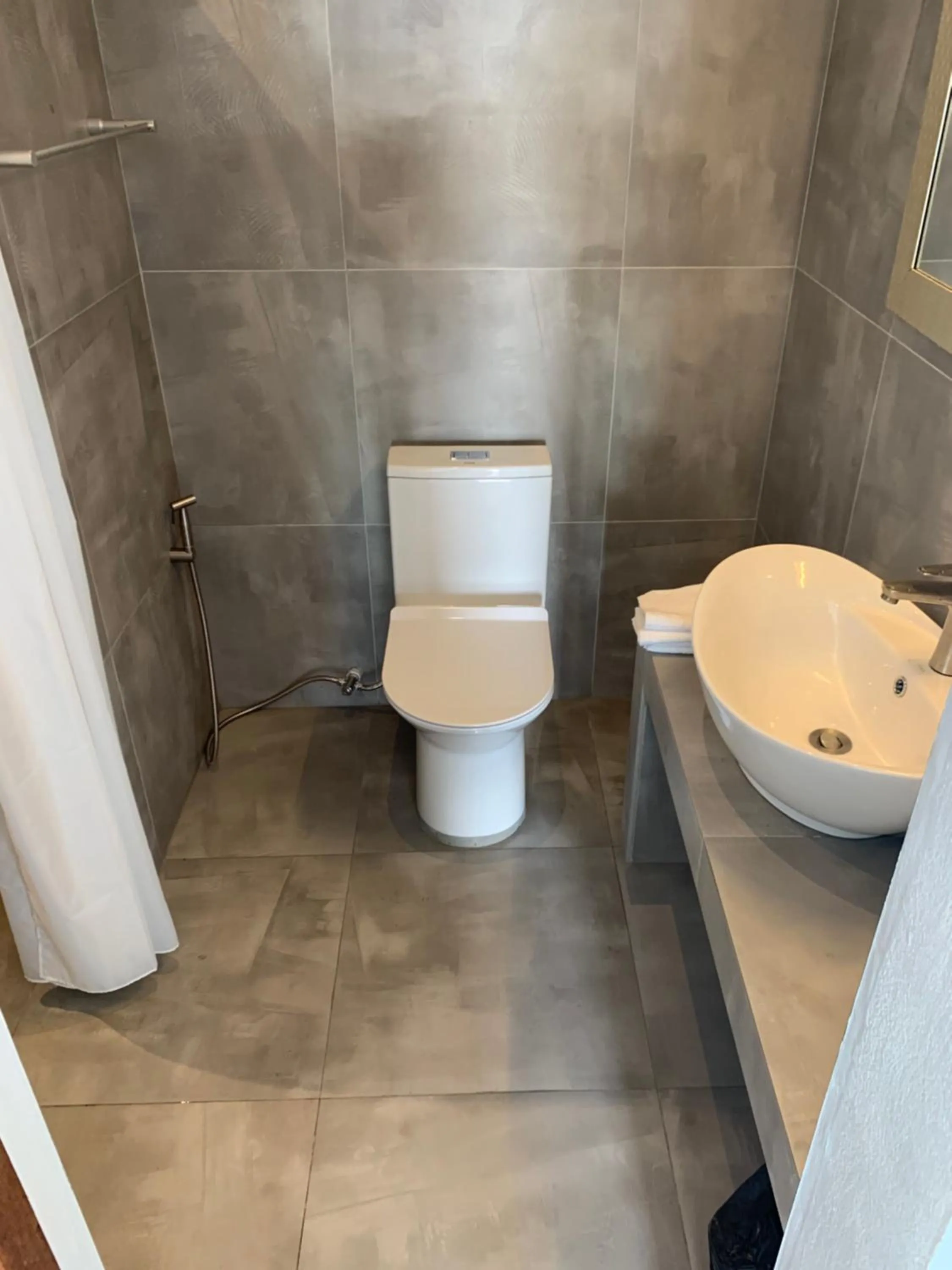 Bathroom in Crown Malapascua