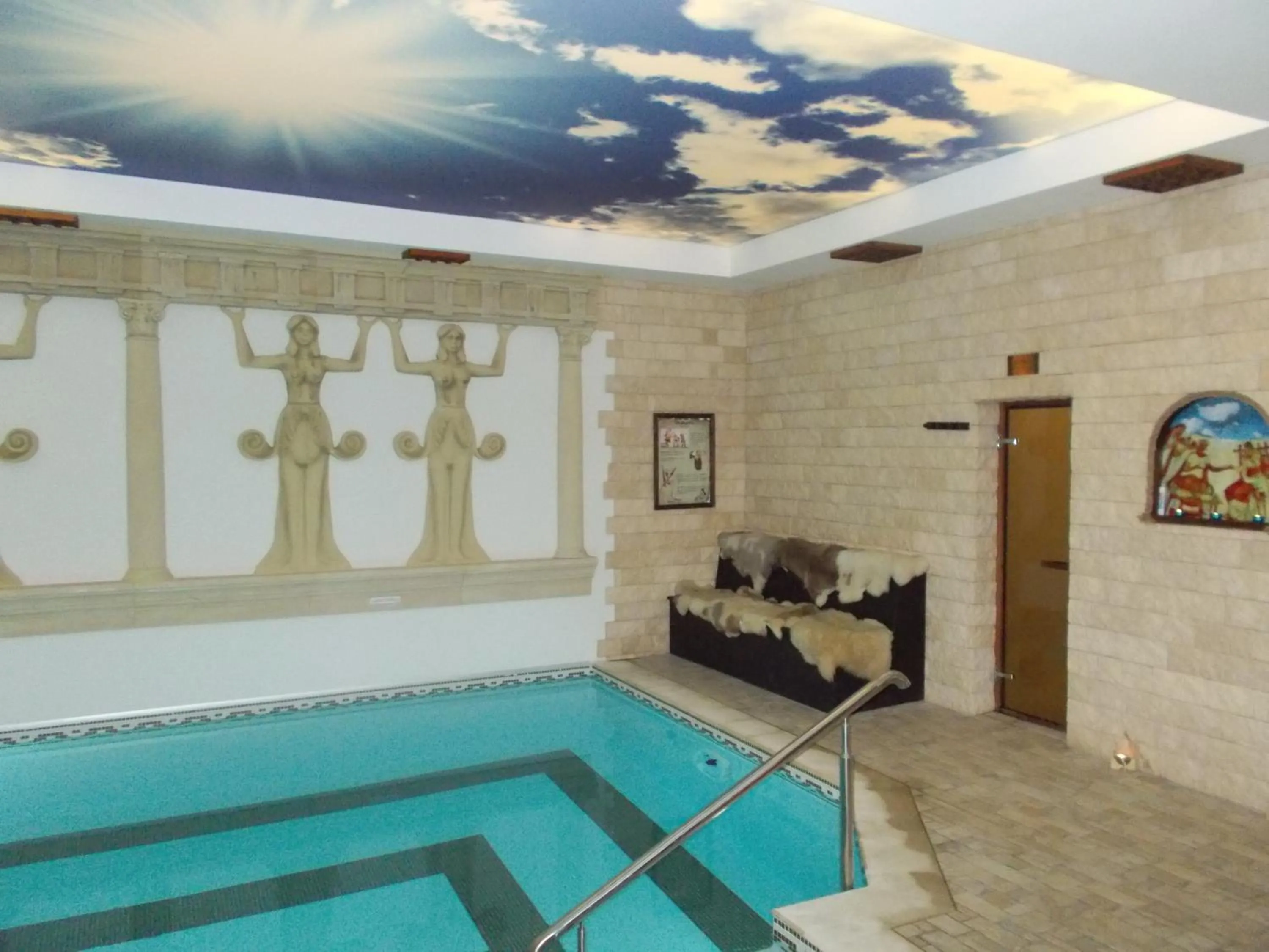 Swimming pool in Panorama Family Hotel