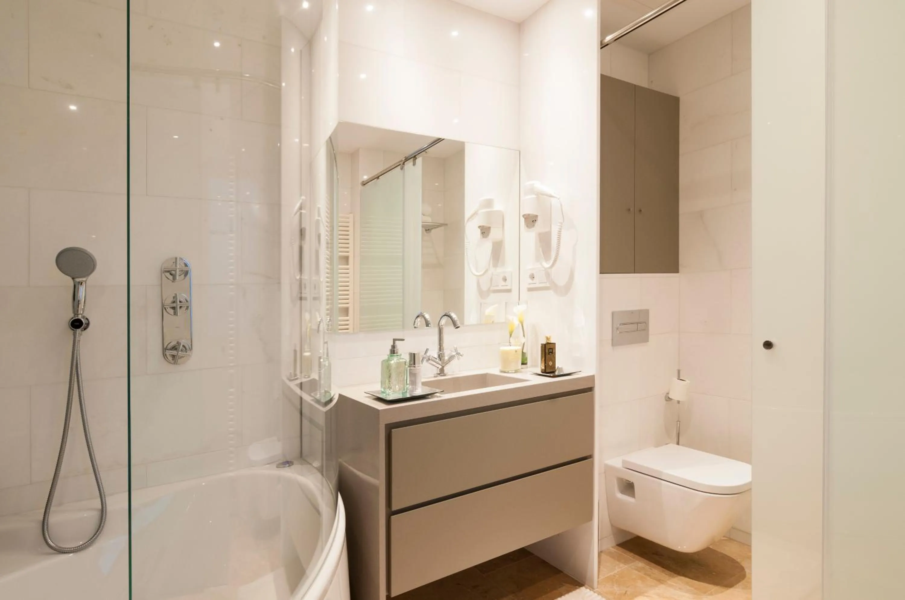 Toilet in Kronos on the Beach Attic Suite
