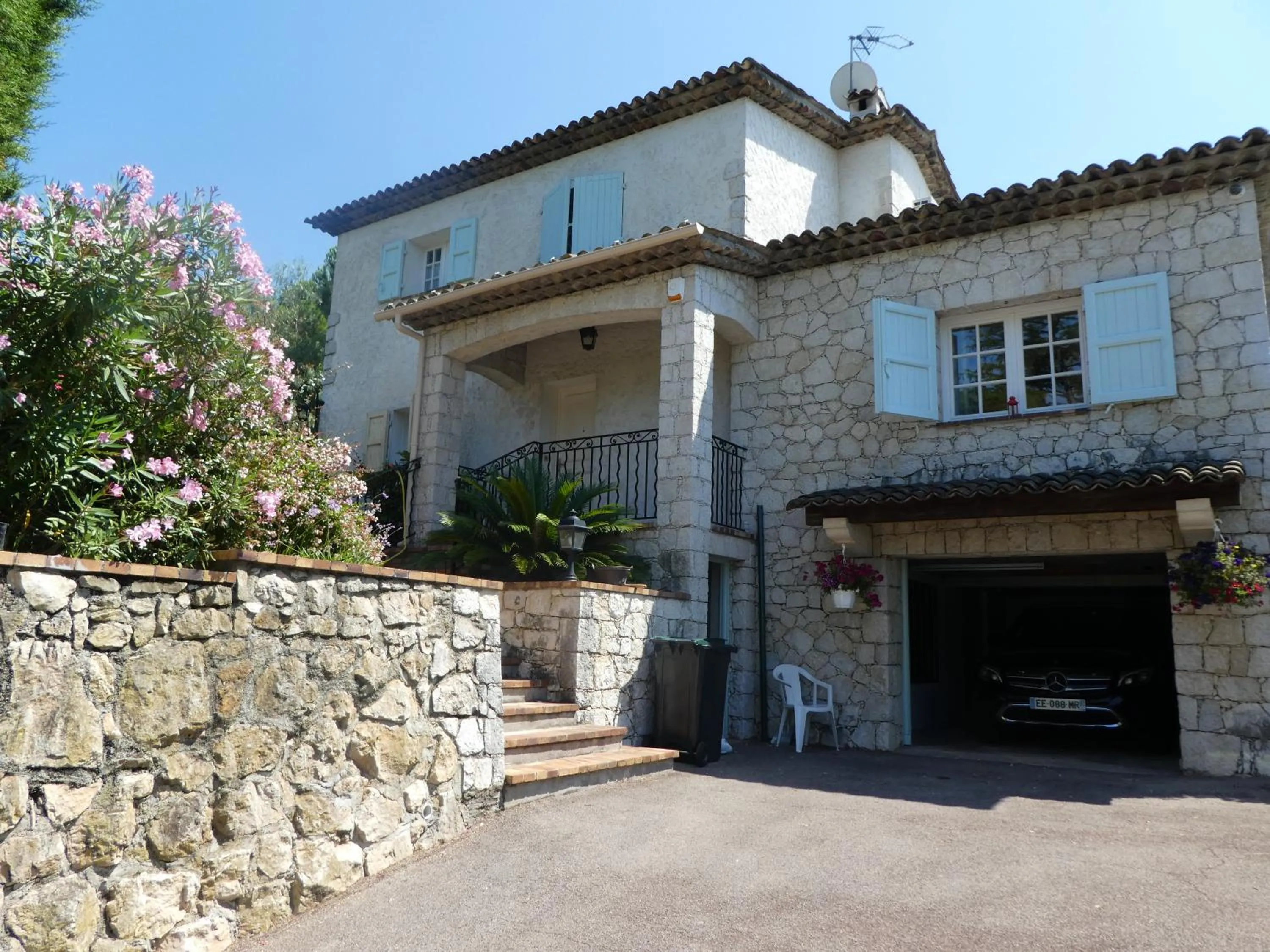 Property building in Villa Alessia