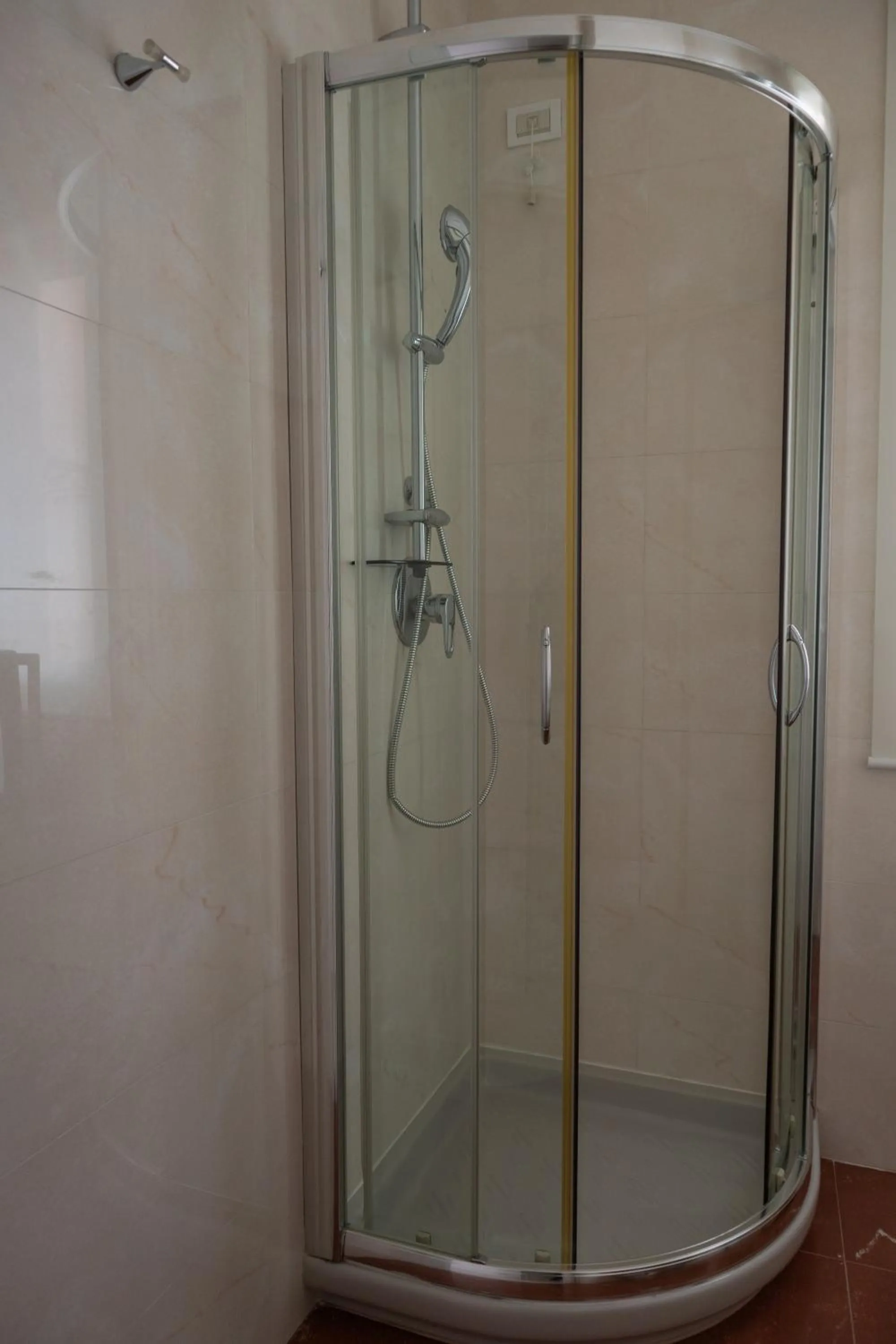 Shower in Intra Rooms