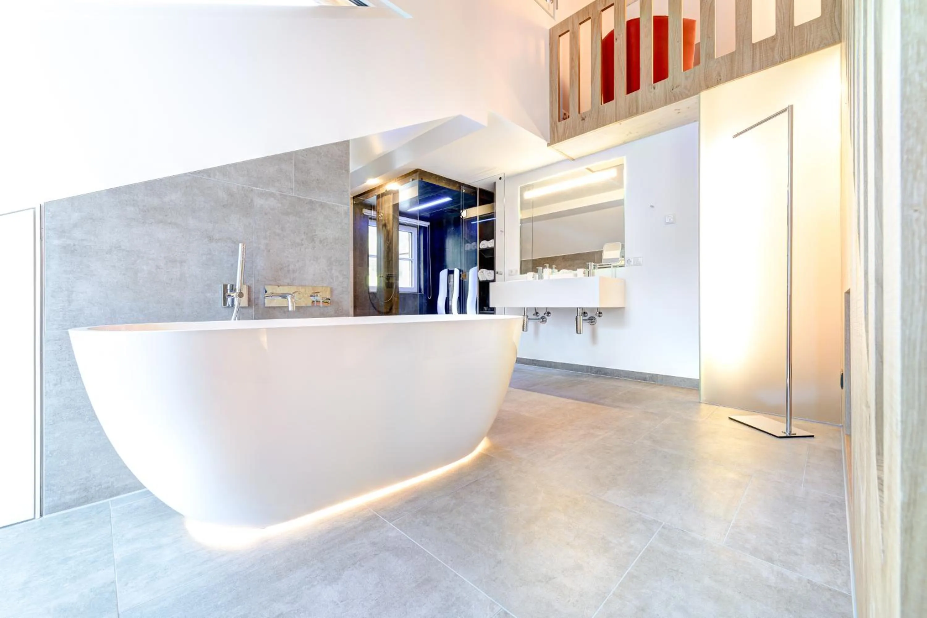 Shower in Hotel Lün