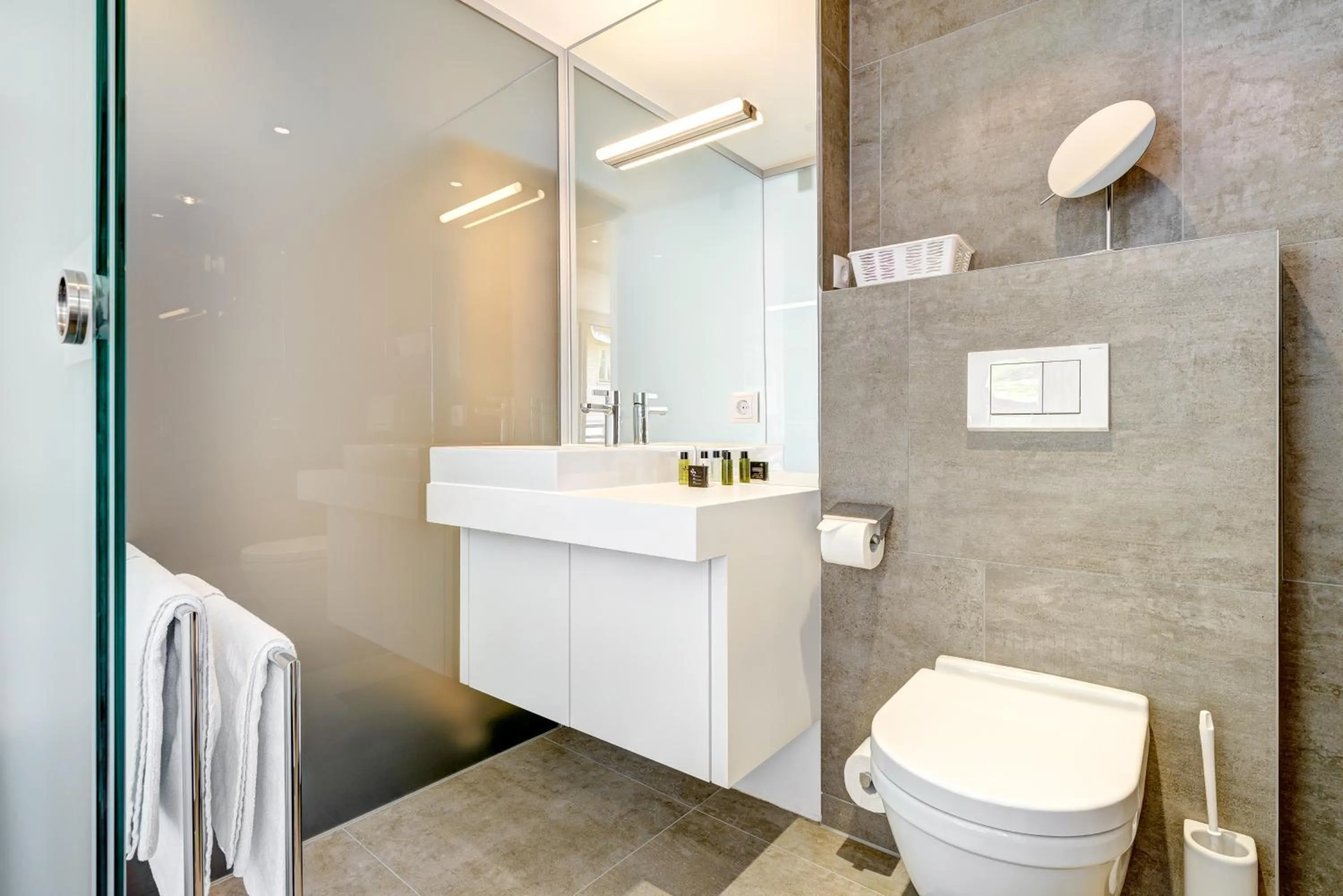 Toilet in Hotel Lün