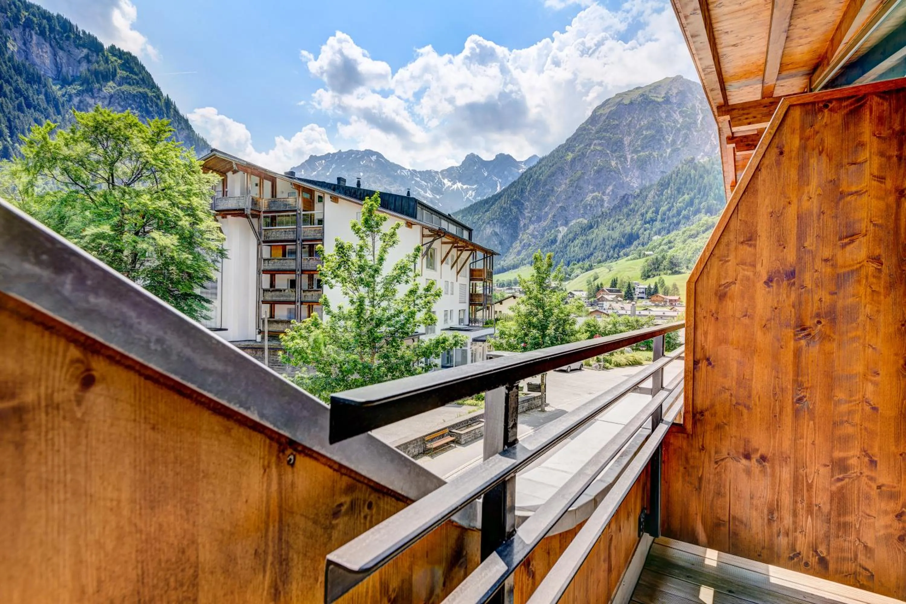 Mountain view in Hotel Lün