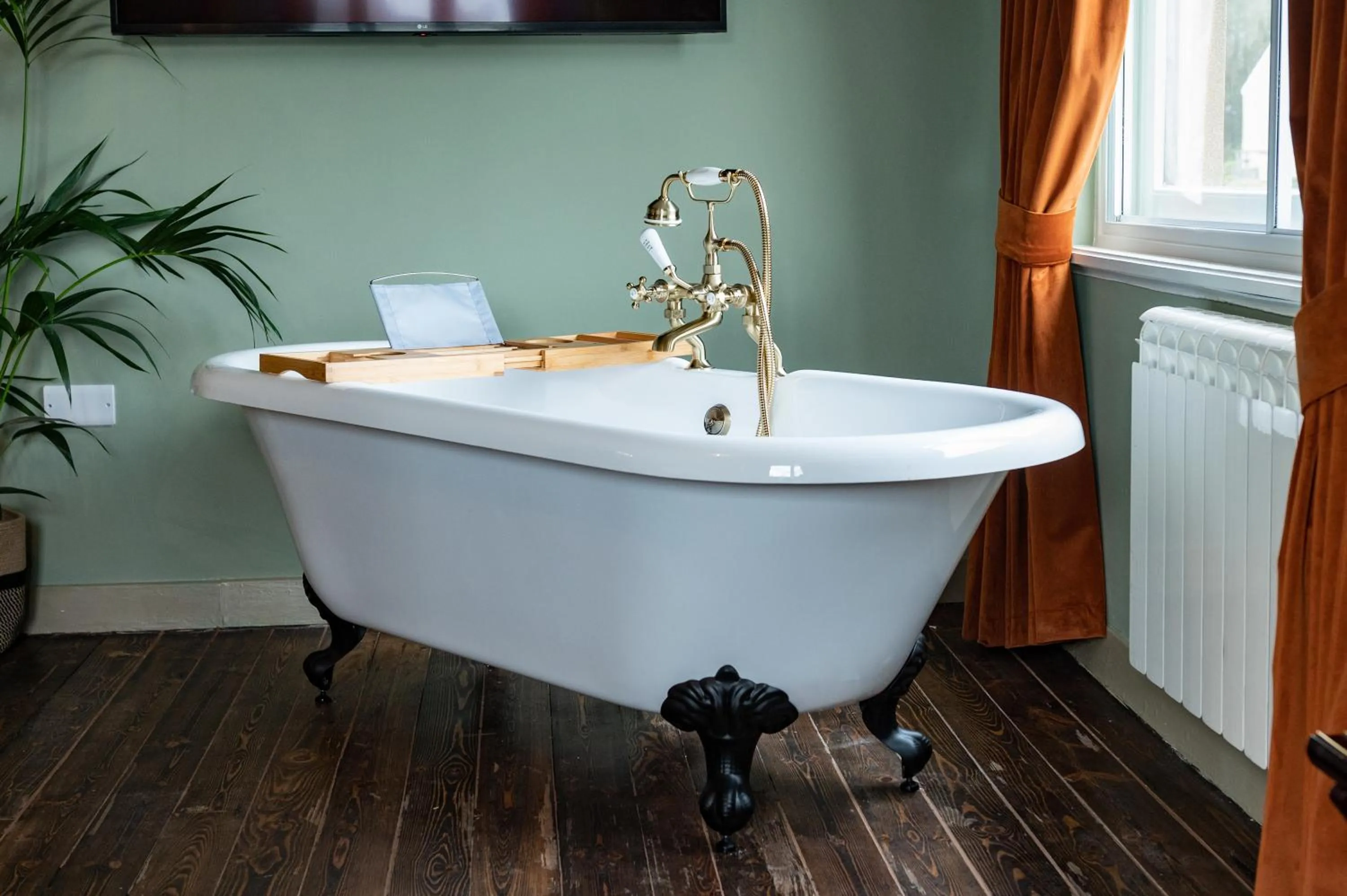 Bathroom in The Bear