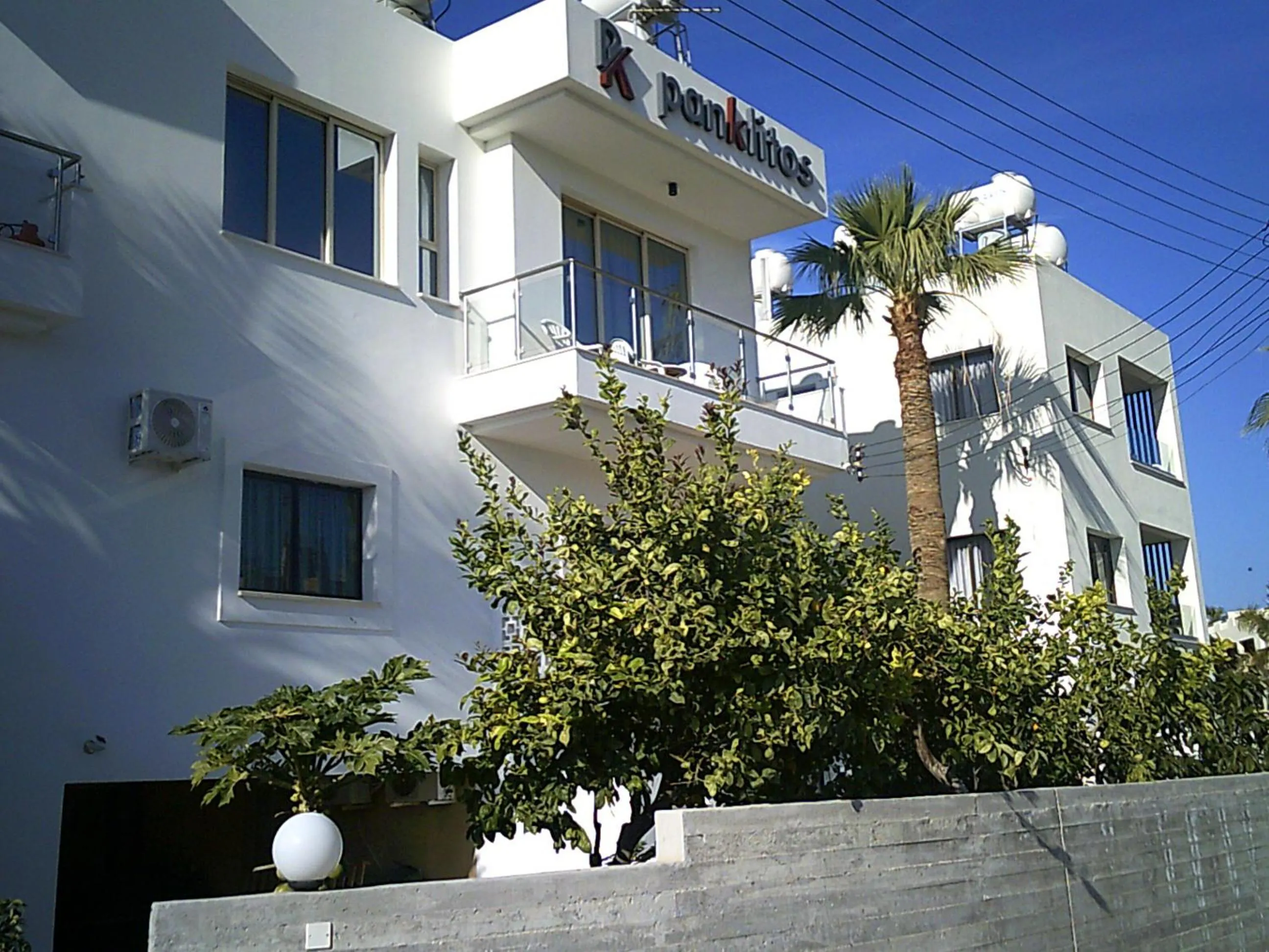 Property building in Panklitos Tourist Apartments