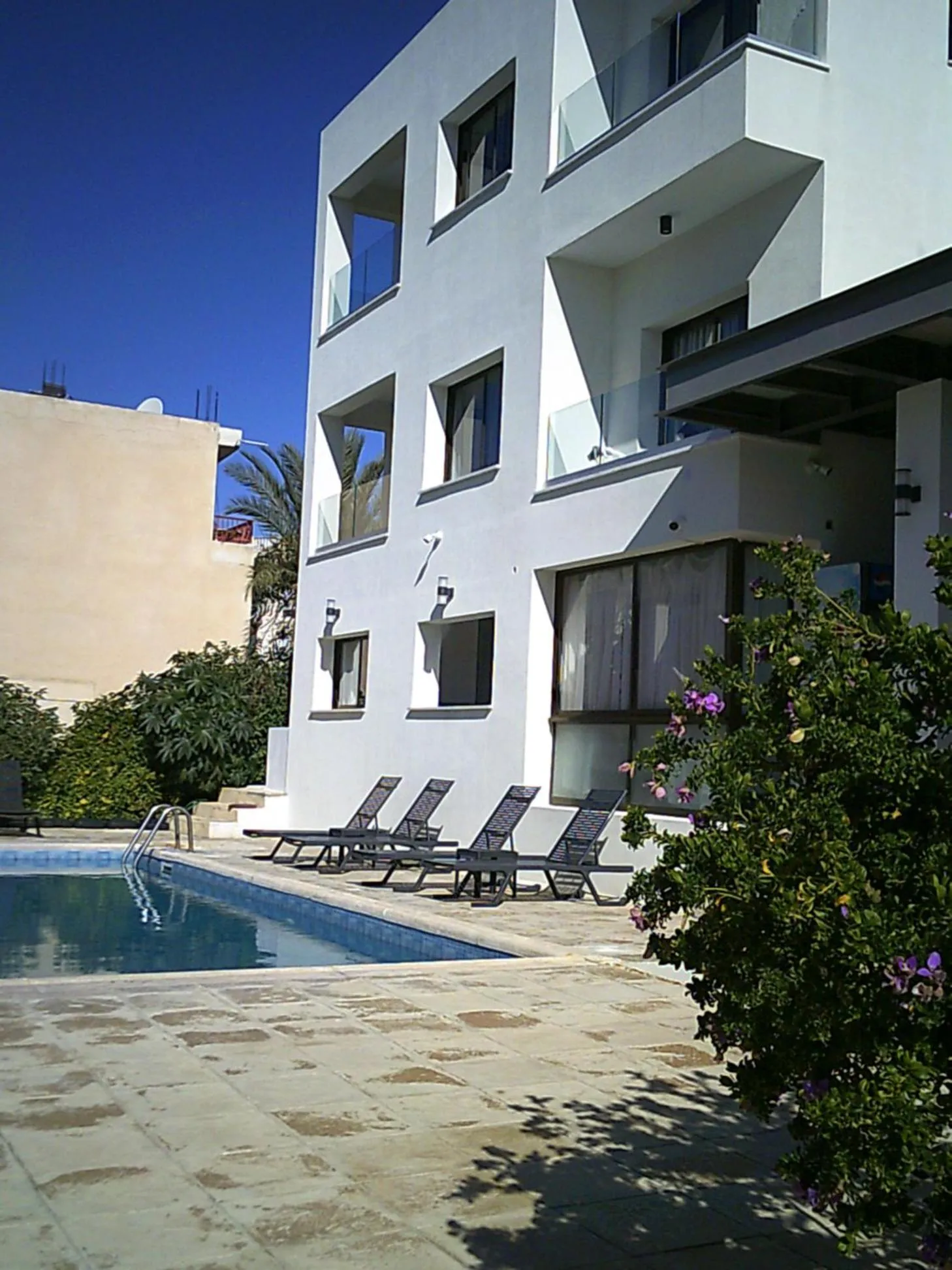 Swimming pool in Panklitos Tourist Apartments