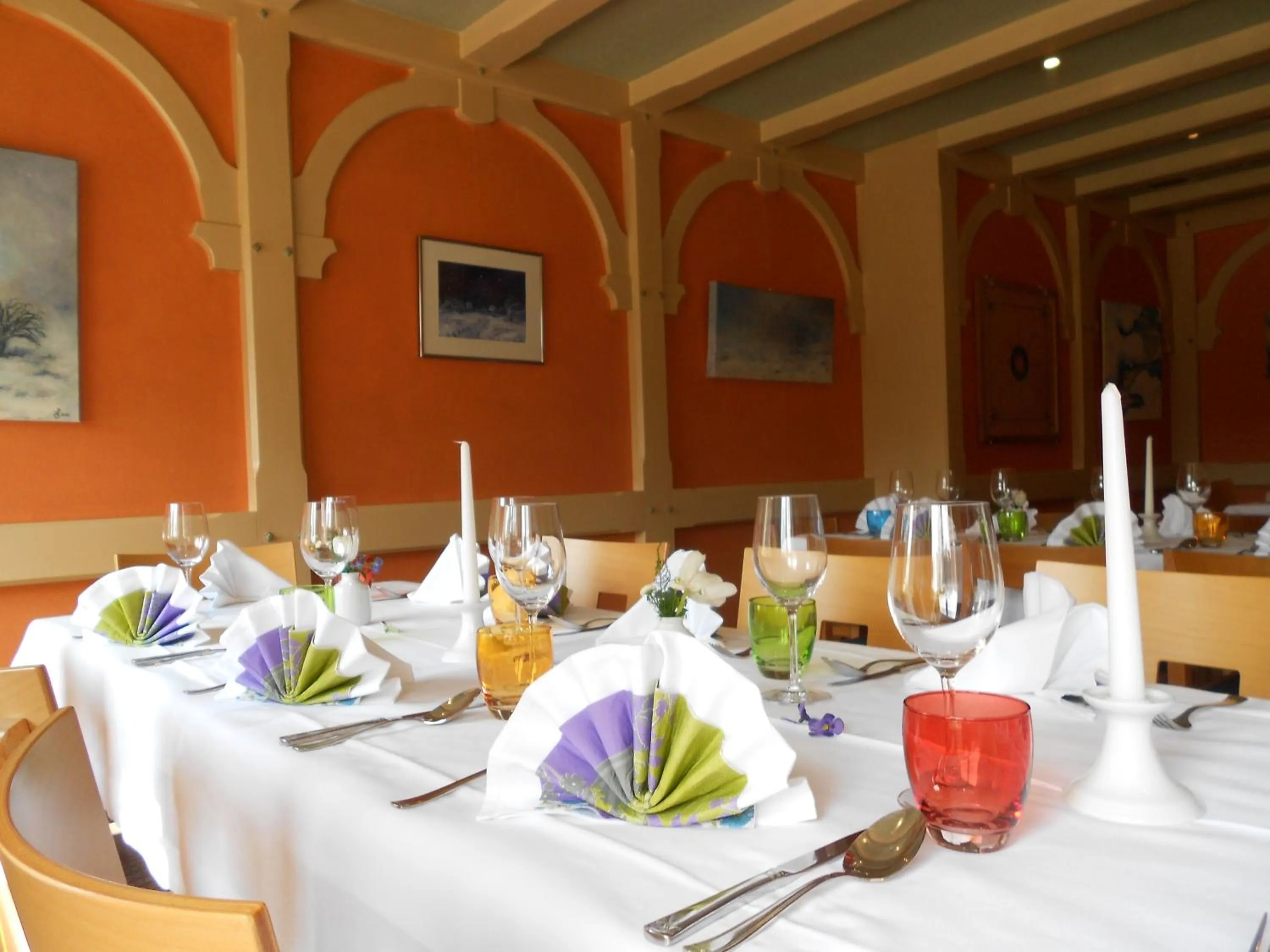 Restaurant/places to eat in Hotel Leander