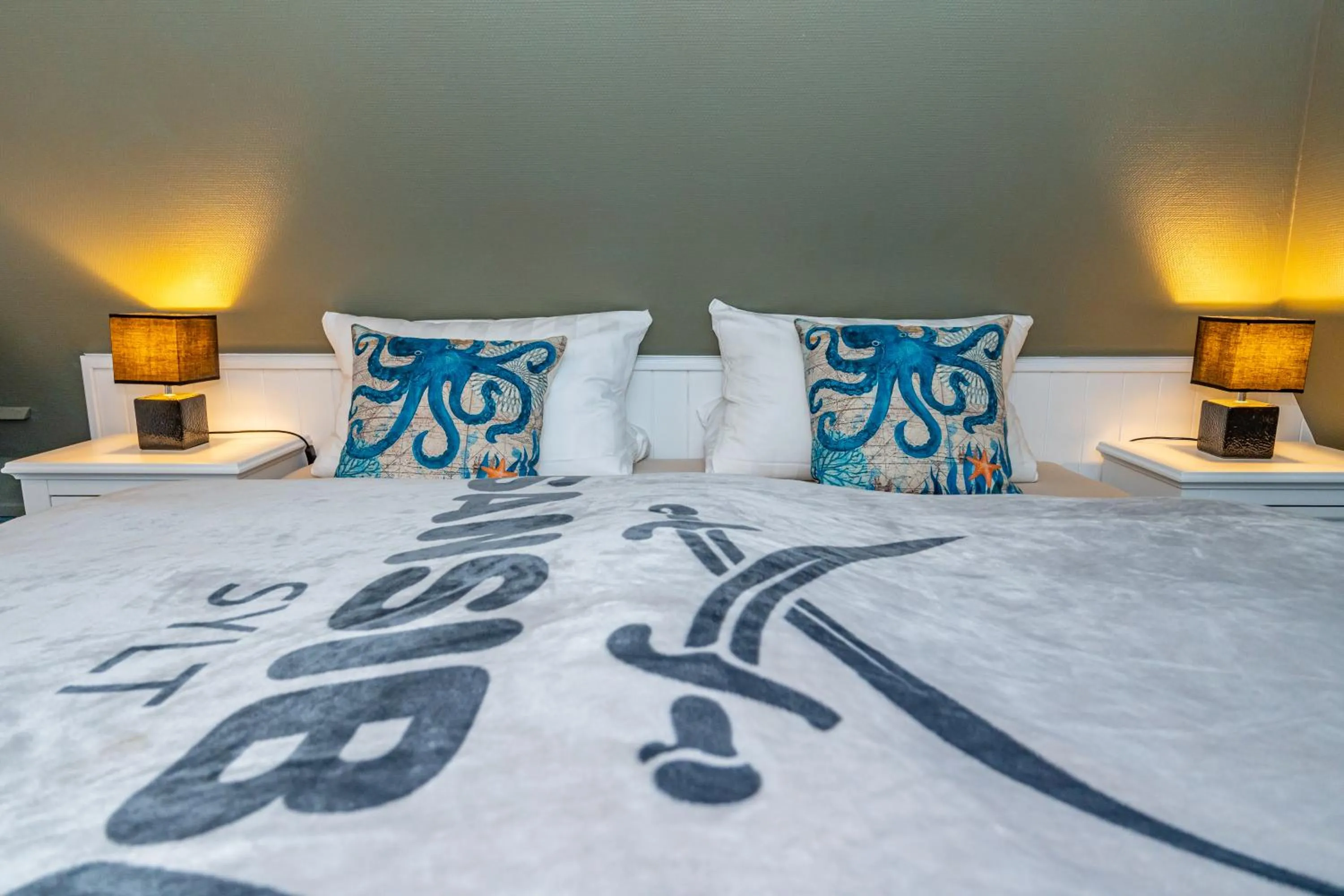 Gemütliche Wohnung unter Reet mit Pool und Sauna in Keitum