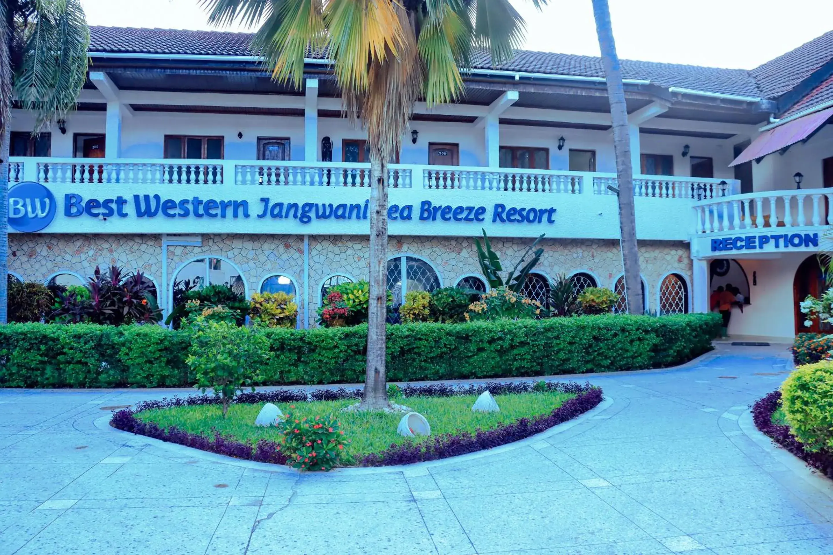 Property building in Best Western Jangwani Sea Breeze Resort Property building in Best Western Jangwani Sea Breeze Resort