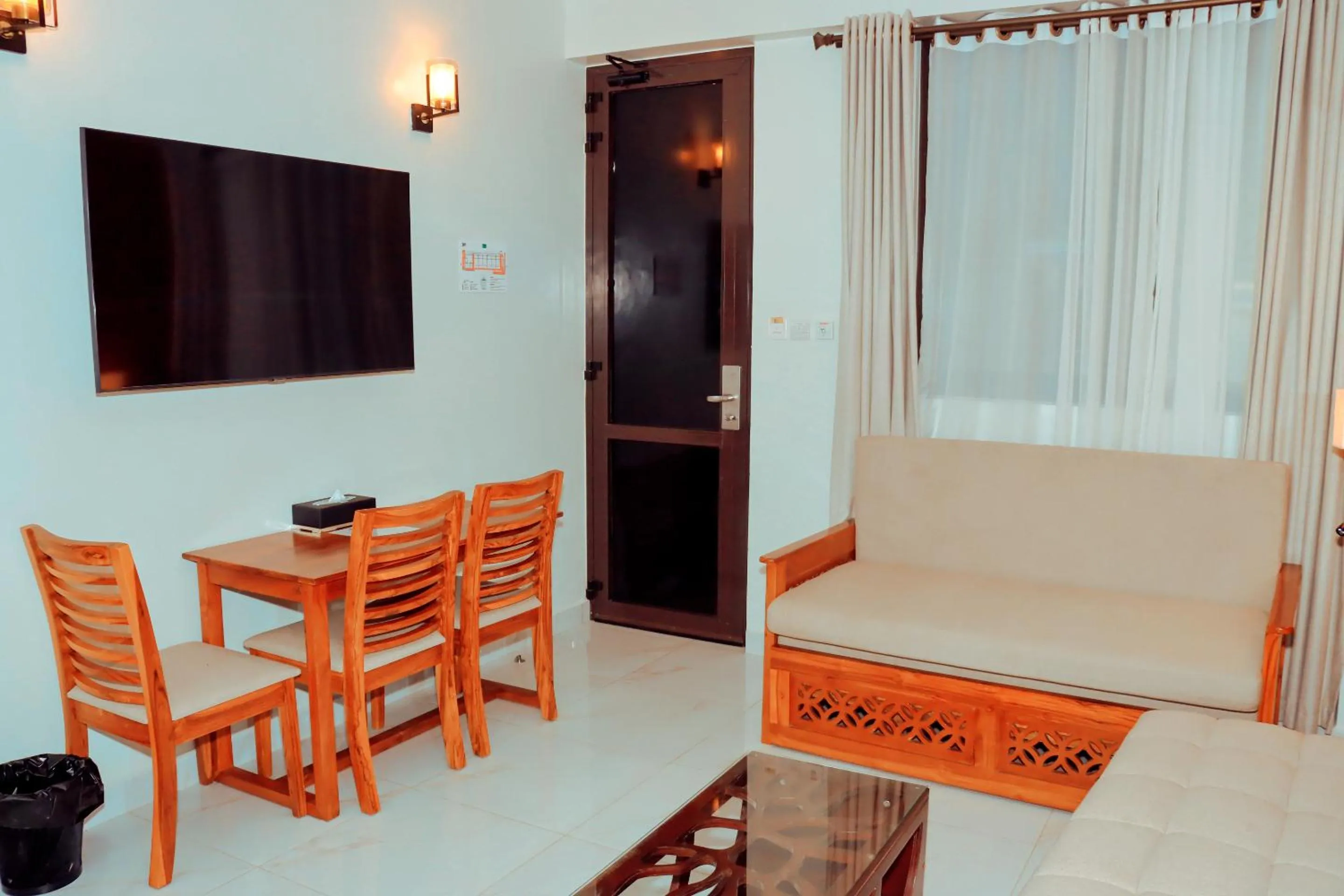 Bed in Best Western Jangwani Sea Breeze Resort